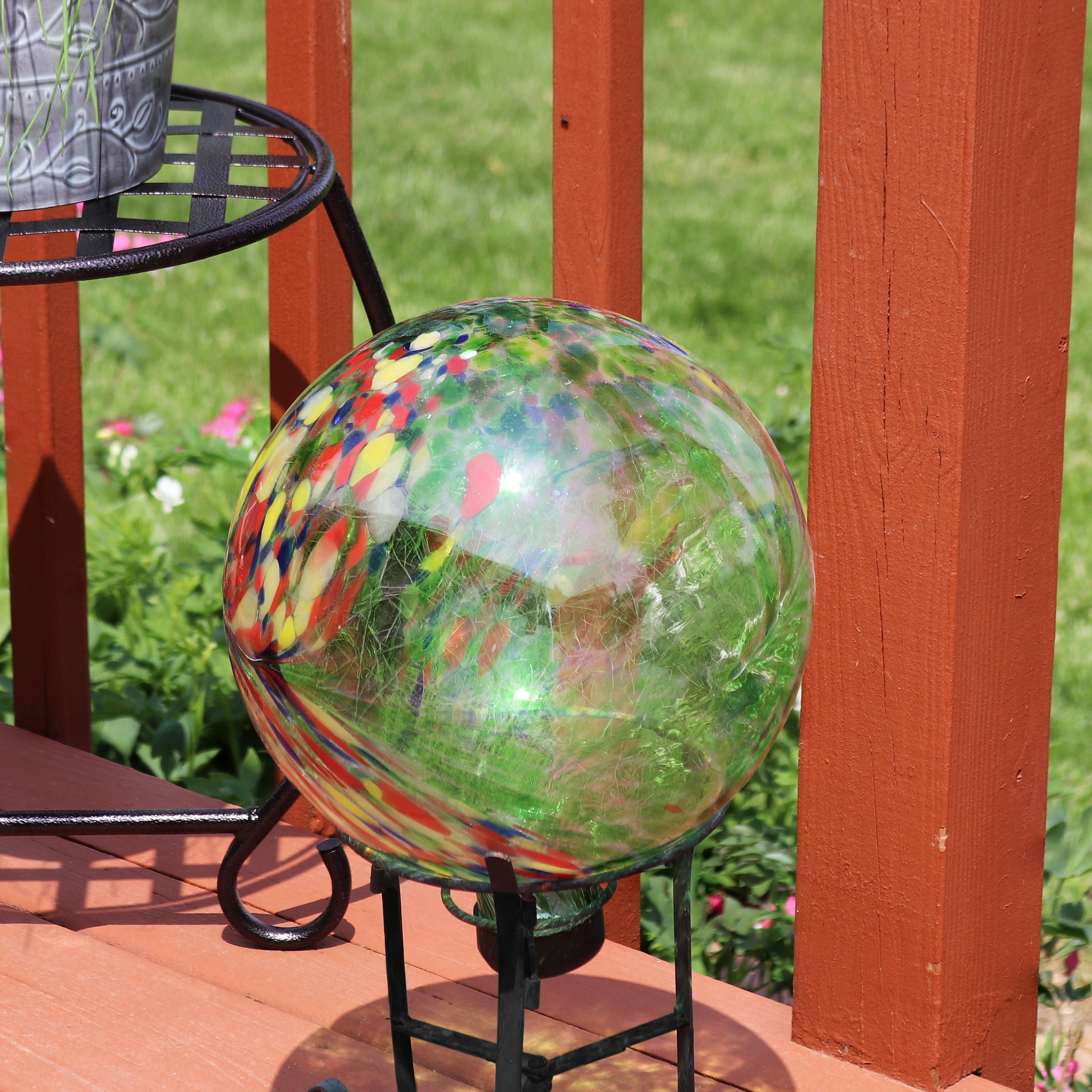 Sunnydaze 10-Inch Outdoor Glass Gazing Globe - Reflective Garden Decor for Patio, Yard & Landscaping - Perfect for Meditation Spaces & Zen Gardens