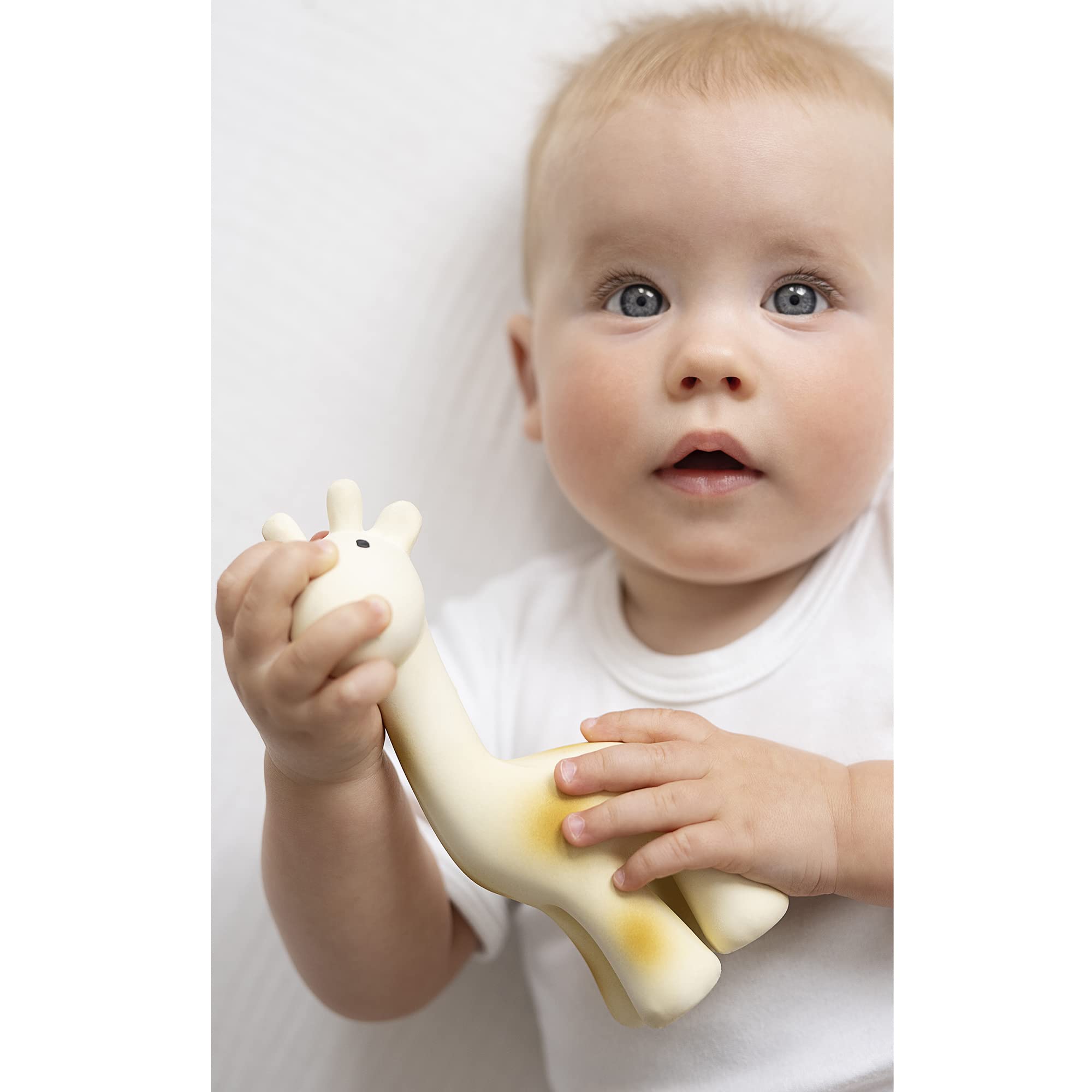 Organic Natural Rubber Giraffe Rattle & Teether Toy for Babies 6+ Months - Safe Chewable Bath Toy for Infant Sensory Development & Gum Relief - Perfect for Playtime, Bathtime & On-the-Go Comfort