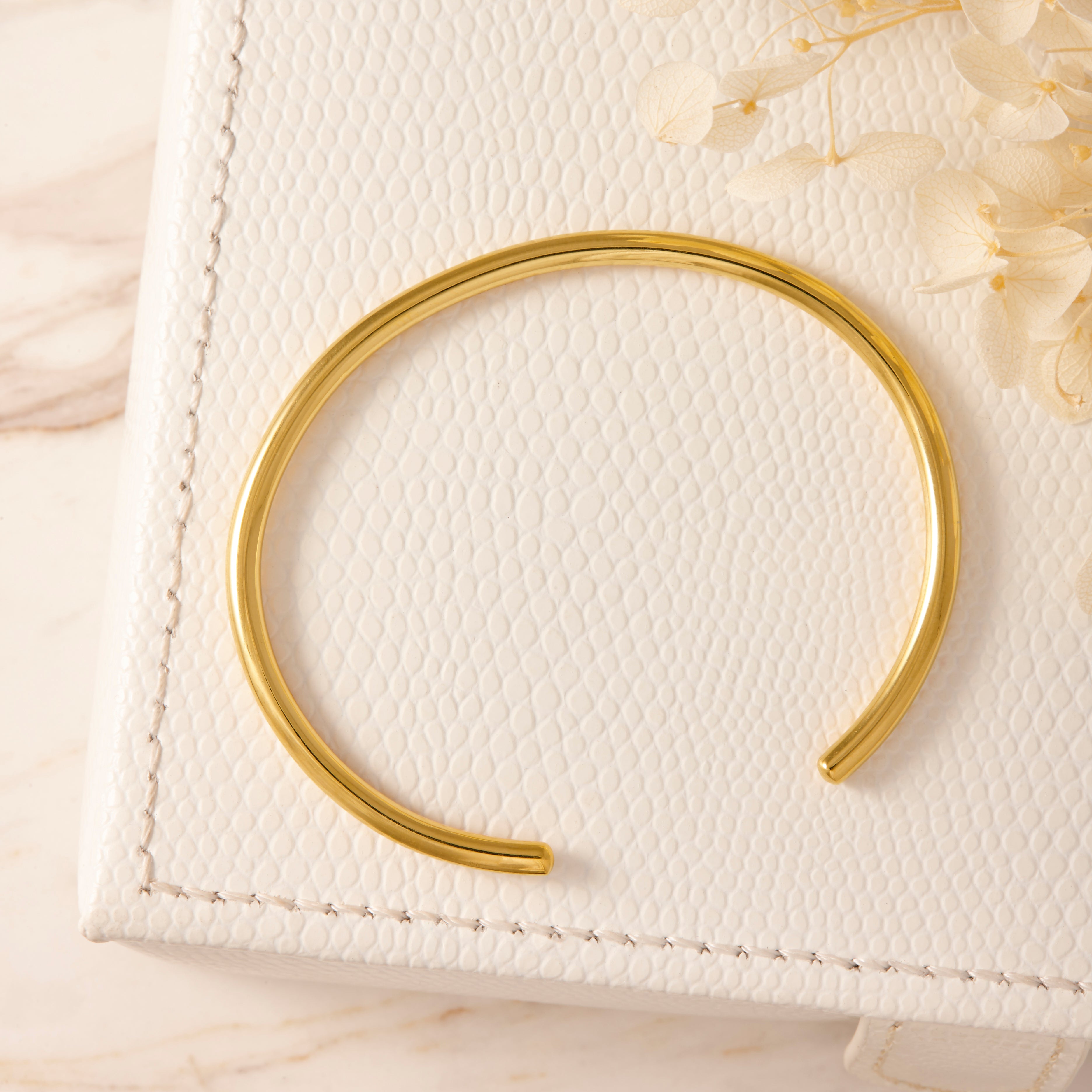 Eternal Gold Cuff Bracelet for Women - 18K Gold Plated Luxury Bangle - Elegant Jewelry Gift for Her - Perfect for Parties, Weddings & Special Occasions