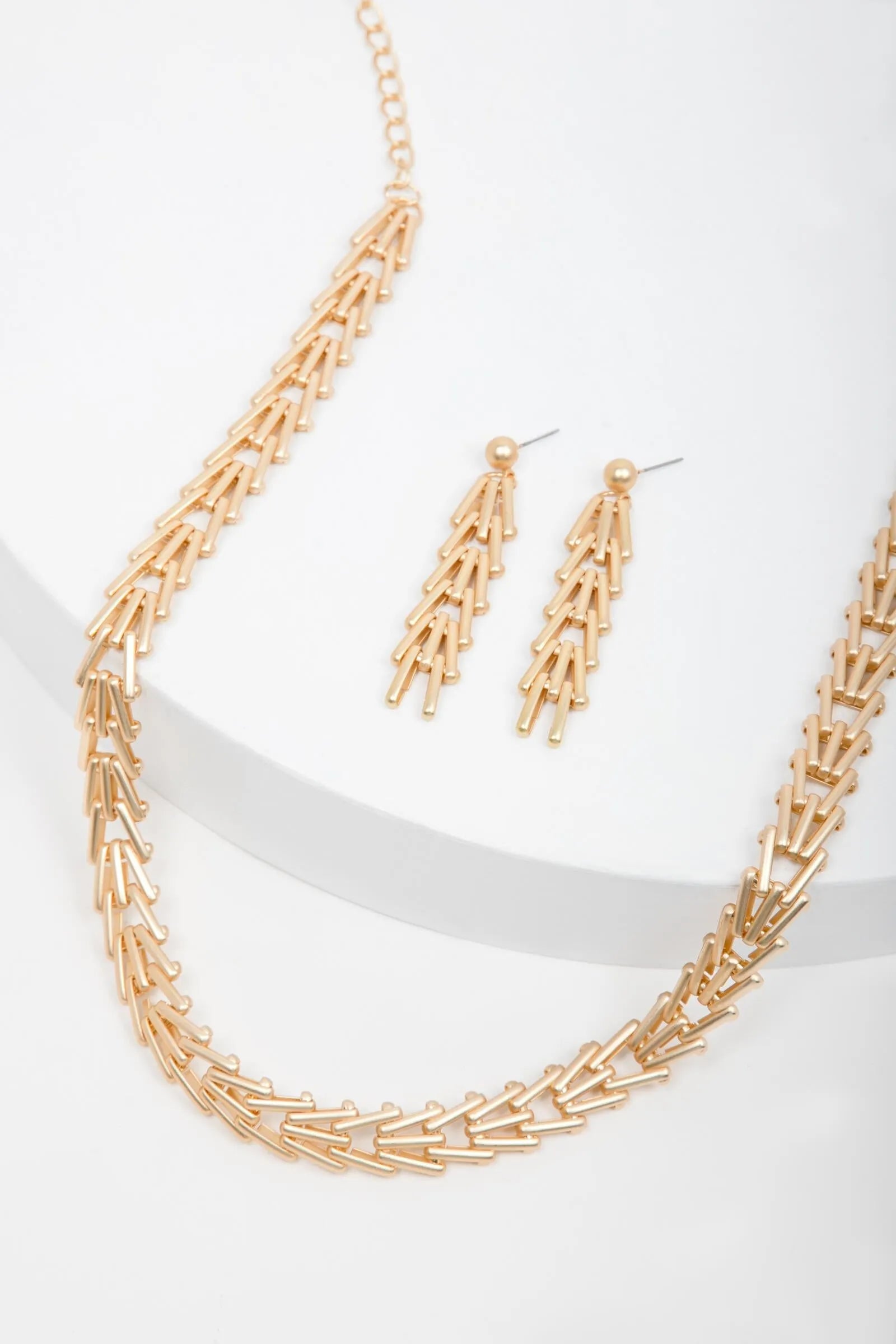 Vintage Gold Chain Necklace for Women - Handmade Woven Design - Perfect for Parties, Weddings & Everyday Wear