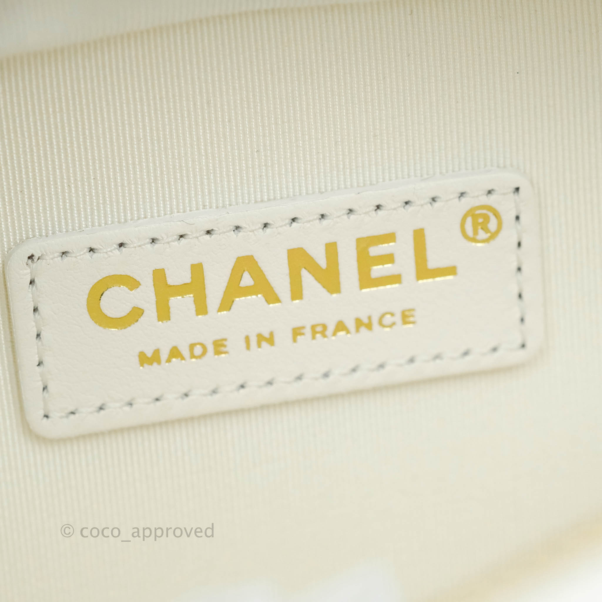 Chanel White Calfskin Circular Handle Zip Around Vanity Case with Gold Hardware - Perfect for Travel, Parties & Everyday Luxury (20S Collection)