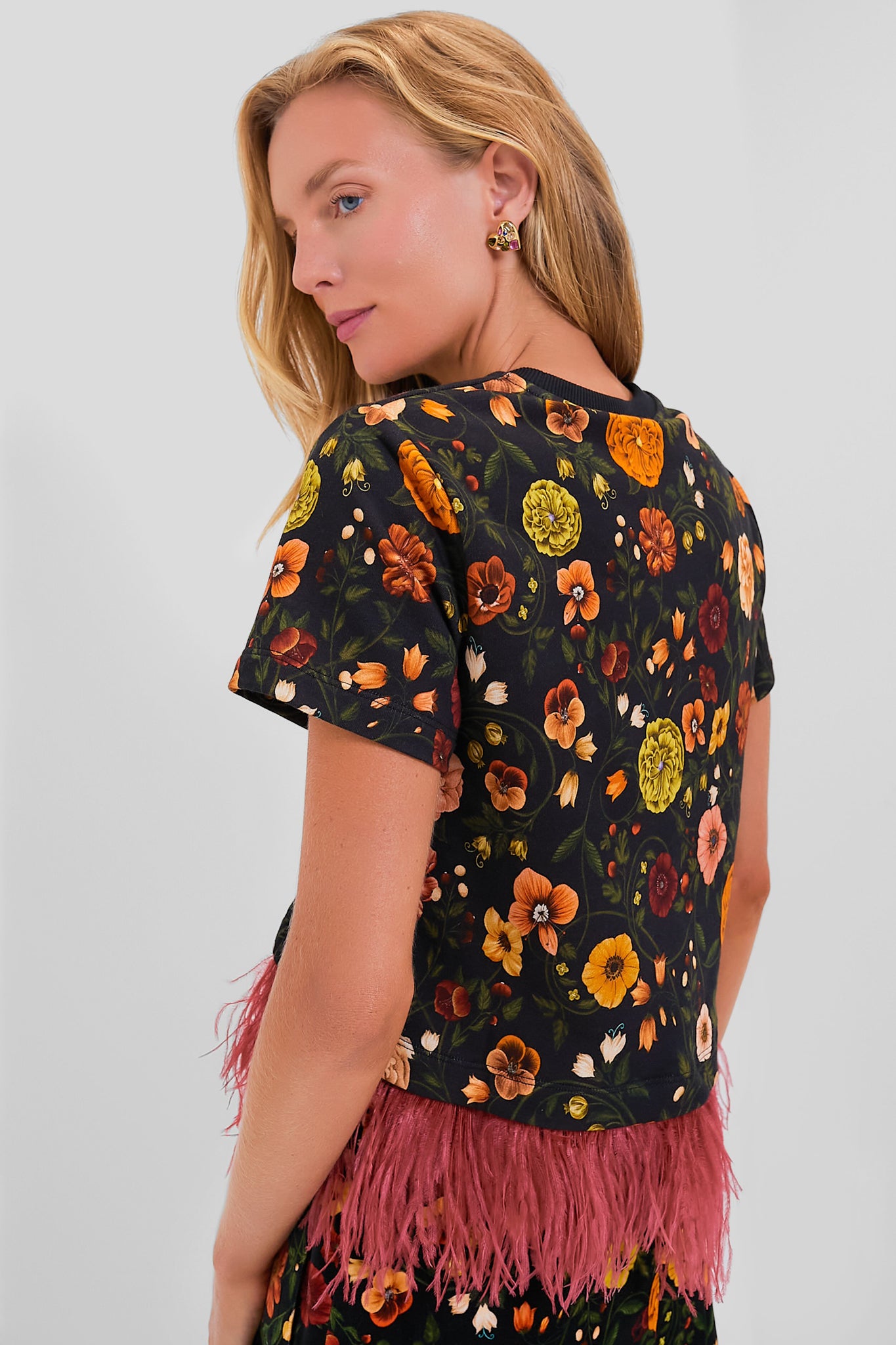 Botticelli La Scala Feather Print T-Shirt for Women | Italian Renaissance Style Casual Tee | Perfect for Art Lovers & Fashion Enthusiasts
