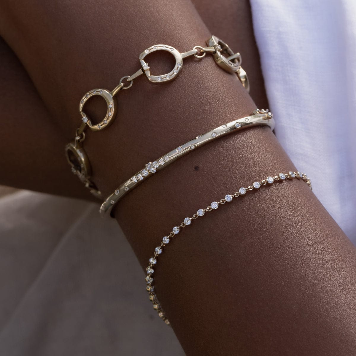 Diamond-Encrusted Bracelet for Women - Elegant & Sparkling Jewelry Gift for Parties, Weddings & Special Occasions