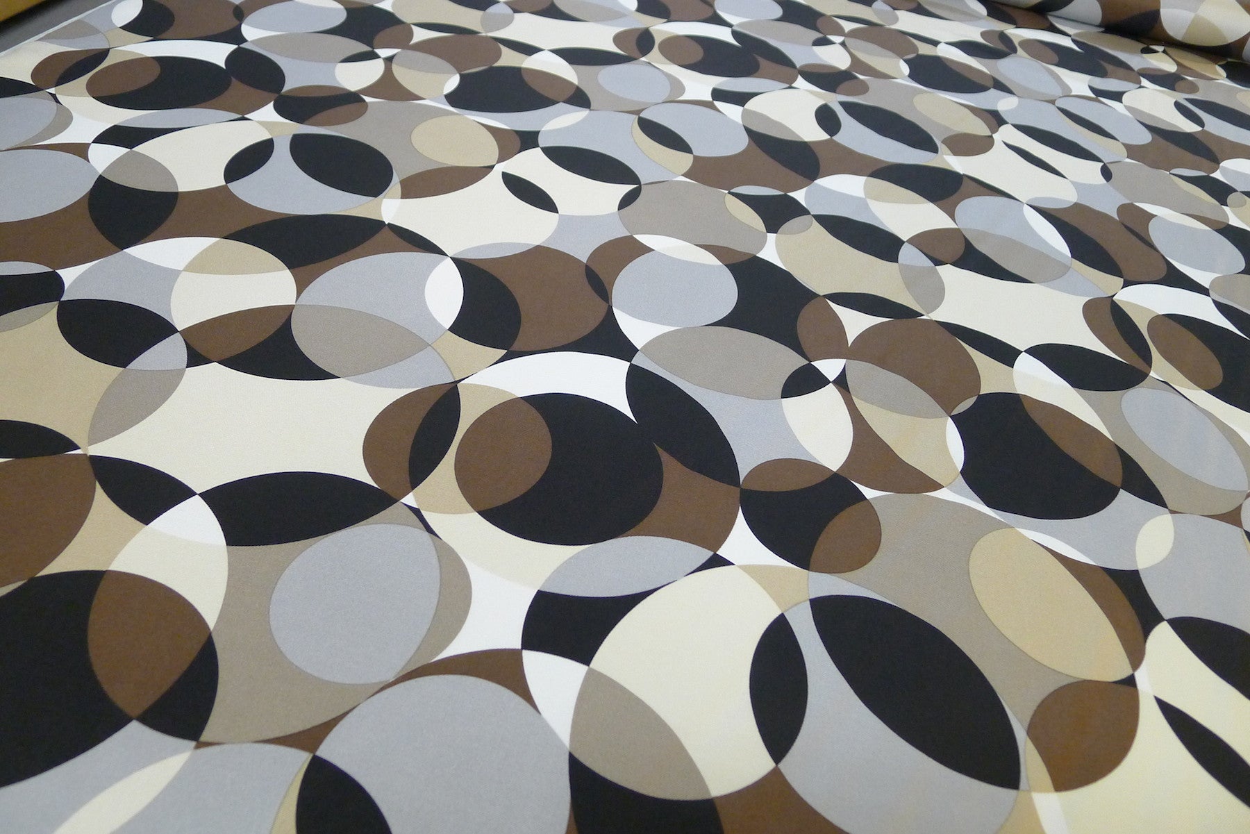 Stylish Circles Twill Fabric - Perfect for DIY Crafts, Home Decor & Fashion Sewing Projects | High-Quality Textile for Upholstery, Quilting & Apparel