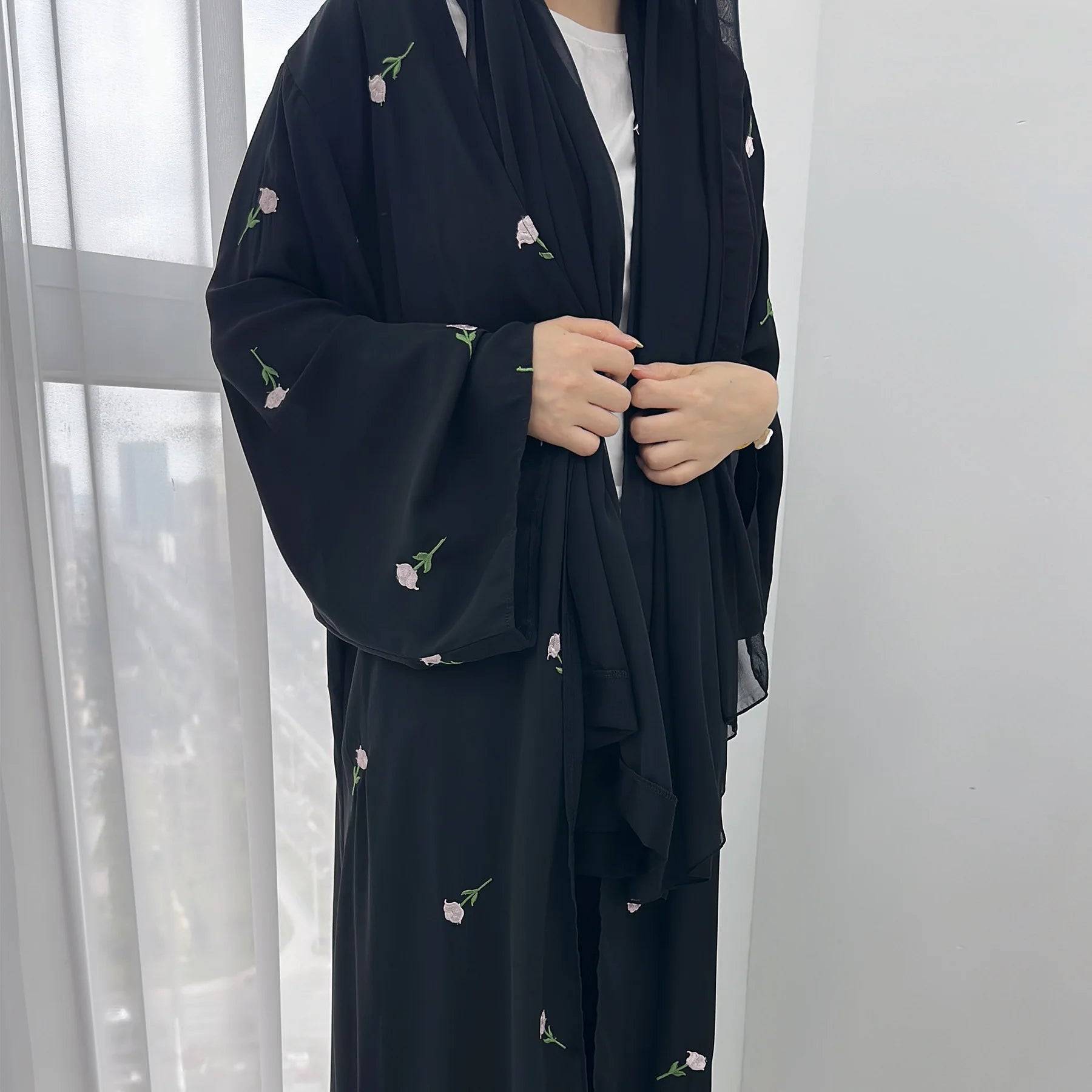 Elegant Black Embroidery Kimono Cardigan Abaya - Stylish Muslim Women's Cover-Up for Prayer, Home & Special Occasions
