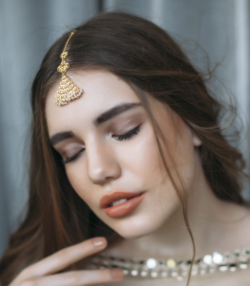 Elegant Maang Tikka Hair Jewelry for Women - Traditional Indian Bridal Headpiece for Weddings & Festive Occasions