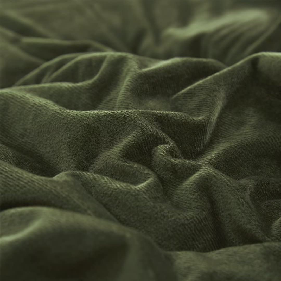CLOTHKNOW Dark Green Fluffy Queen Comforter Set - 3 Piece Velvet Bedding Set with 2 Pillowcases | Ultra Soft Hunter Green Comforter for Cozy Bedroom Decor | Perfect for Winter Warmth & Luxurious Home Styling