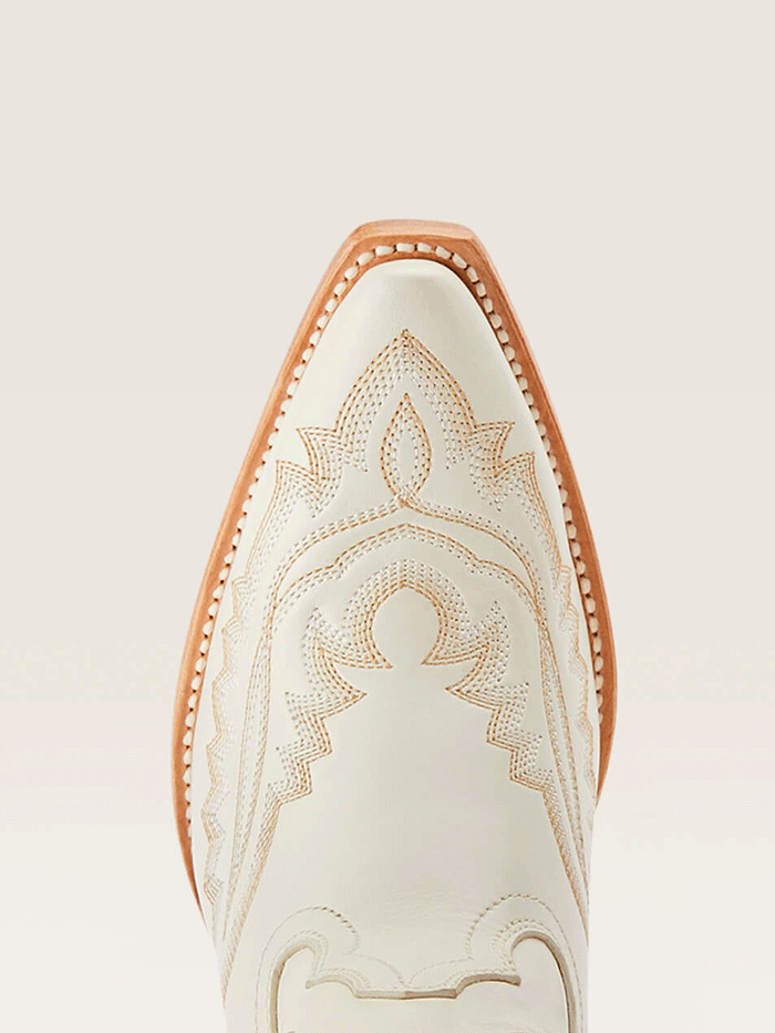 Ariat Women's Casanova Western Boots - Blanco Cowgirl Boots for Country Dancing & Riding | Comfortable & Stylish Western Fashion for Women