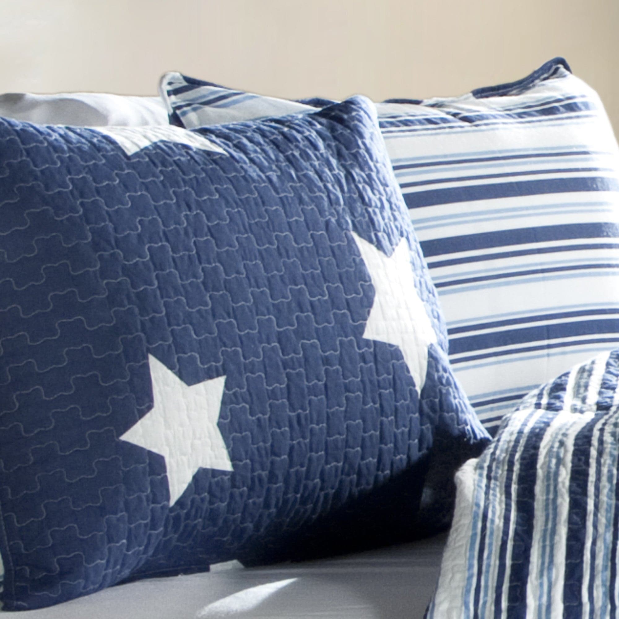 Premium 2-Piece Star Quilt Set - Twin Size Bedding for Kids & Teens - Soft & Cozy for Bedrooms, Dorms, and Guest Rooms