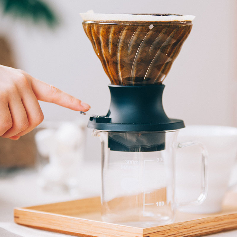 Hario Switch Immersion Coffee Maker - Glass Pour Over Dripper Set for Specialty Coffee Brewing | Perfect for Home Baristas & Coffee Enthusiasts | Use for V60, Cold Brew & Japanese Iced Coffee