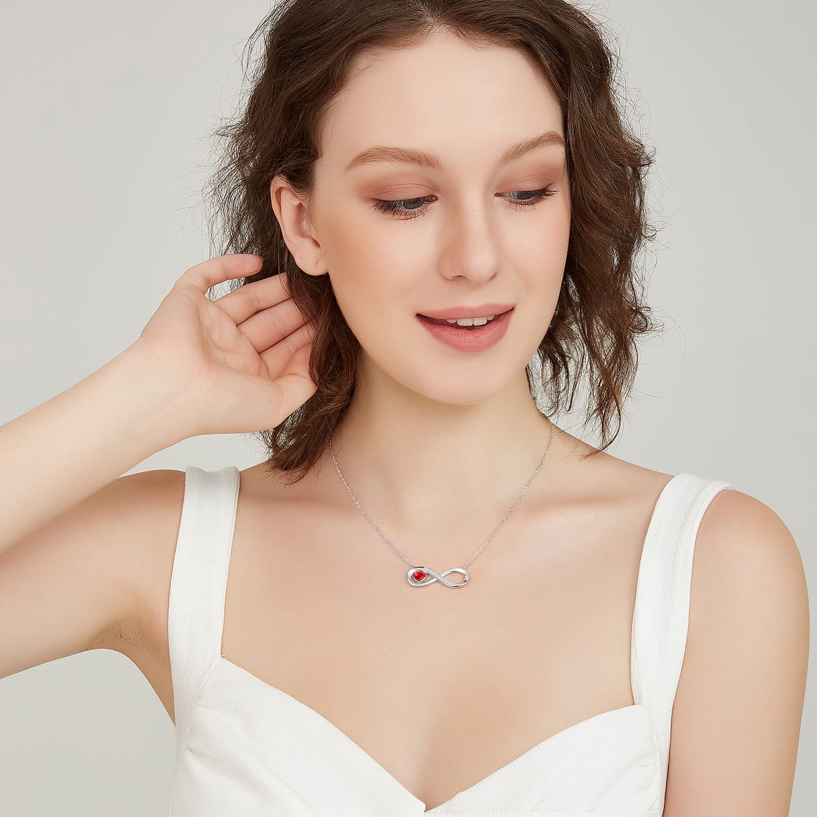 LOUISA SECRET Infinity Love Heart Crystal Necklace for Women - 925 Sterling Silver Pendant with Cubic Zirconia - Elegant Jewelry Gift for Wife, Mother, Sister, Daughter - Perfect for Birthday, Mother's Day & Christmas - Ideal for Date Nights, Anniversaries & Special Occasions