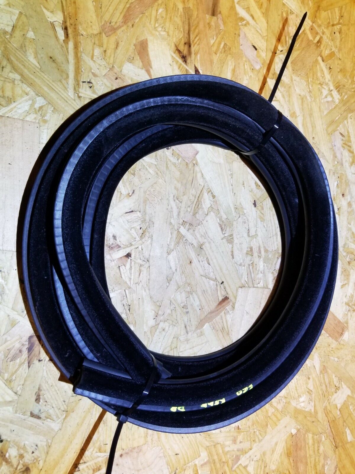 2004-2007 BMW 530xi E60 Left Driver Side Rear Door Weatherstrip Seal - OEM Replacement Part for Weather Protection & Noise Reduction