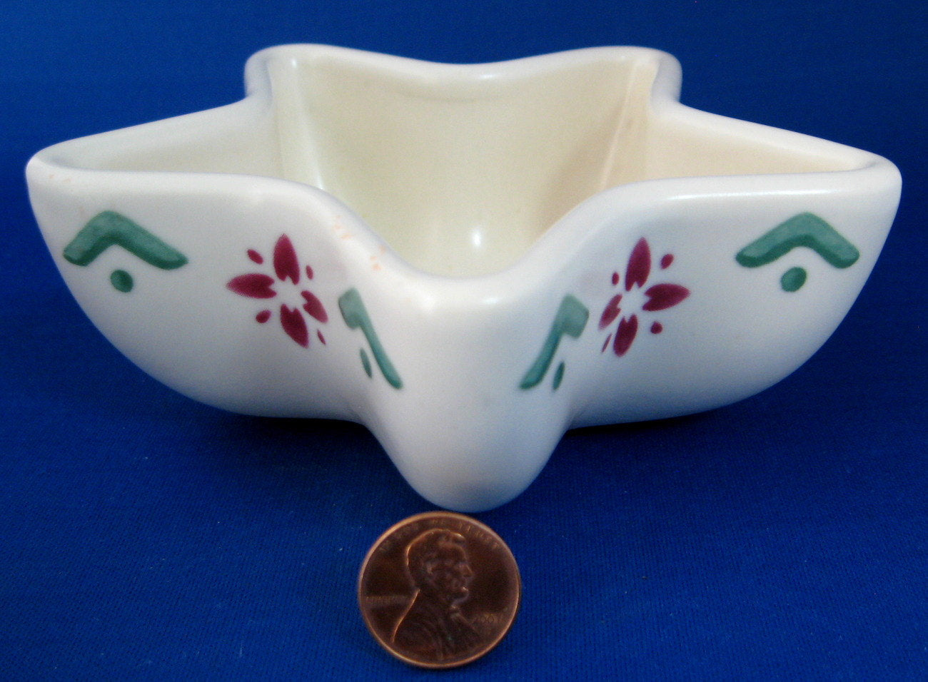 Pfaltzgraff USA Nordic Christmas Star-Shaped Candy Bowl - Holiday Serving Dish for Candy, Nuts, Snacks - Festive Red and Green Decor for Christmas Parties, Dining Table Centerpiece