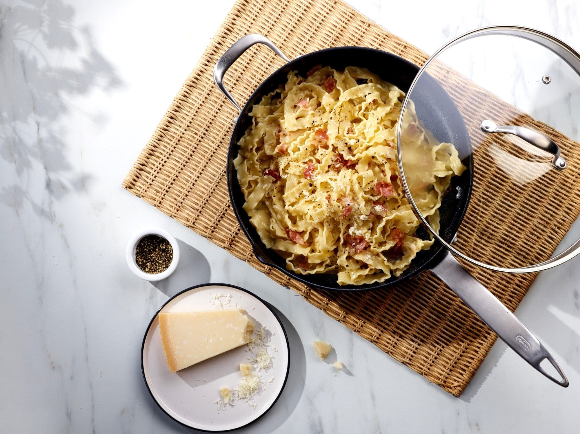 Zyliss Ultimate Pro Hard Anodized Nonstick 11-Inch Saute Pan with Lid - Professional Cookware for Home Chefs - Perfect for Sautéing, Frying & Simmering