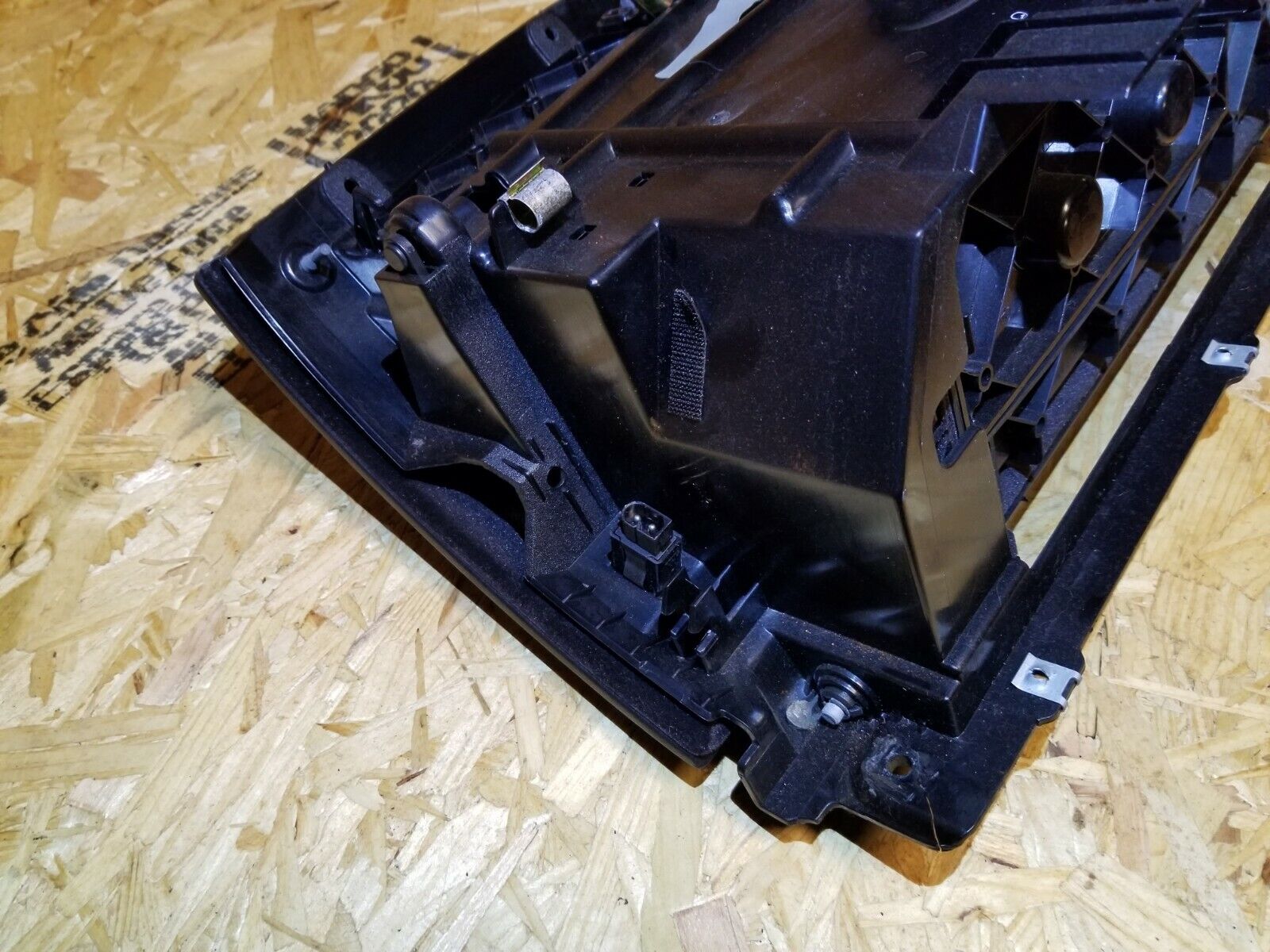 04 05 06 07 BMW 530xi E60 OEM Glove Box Replacement - Perfect for Interior Restoration & Car Accessories Upgrade