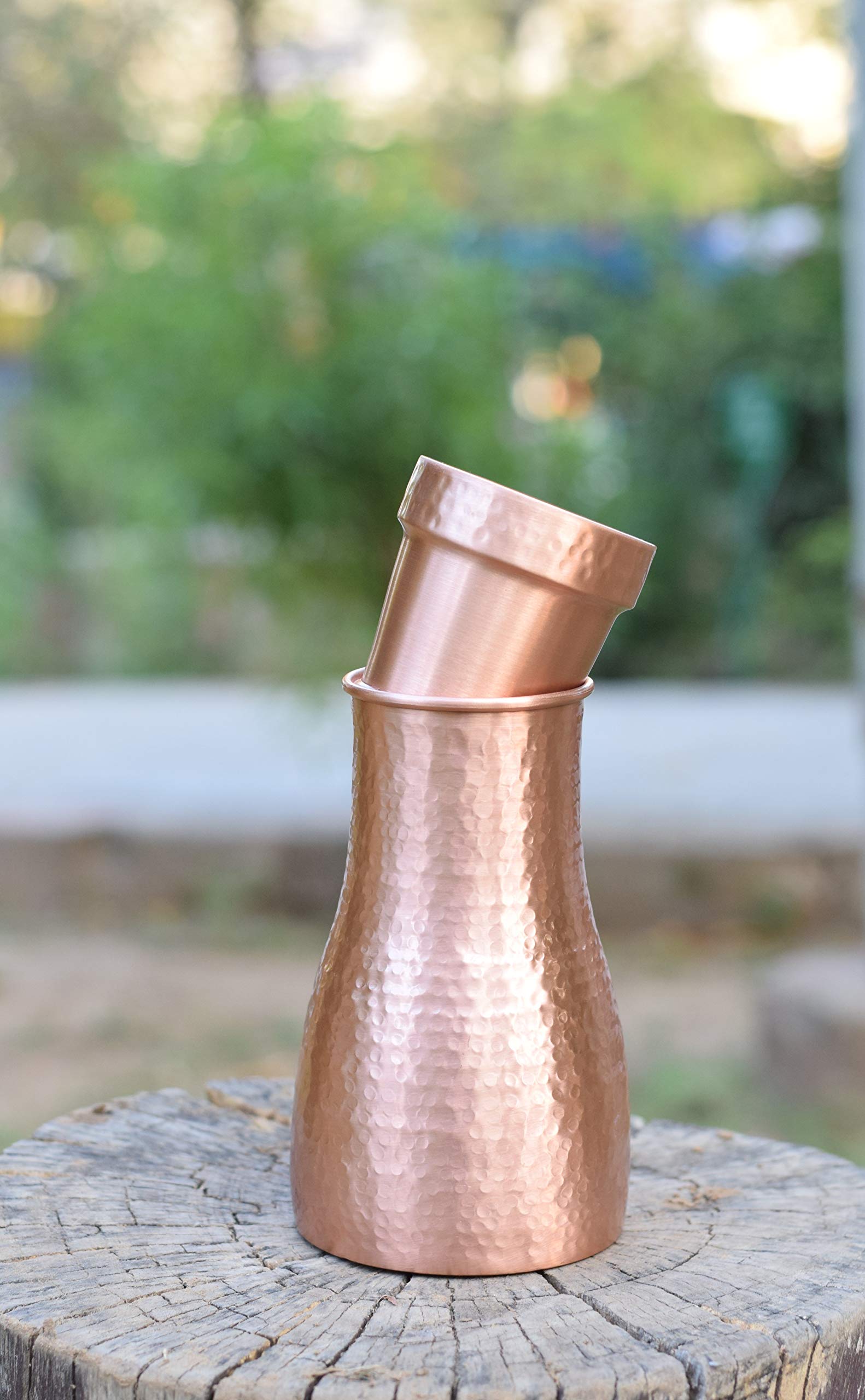 DeKulture Hammered Pure Copper Water Carafe Pitcher with Lid - 1 Liter (34 oz) Ayurvedic & Yoga Benefits, 4 x 8 Inches - Perfect for Infused Water, Lemon Water & Daily Hydration
