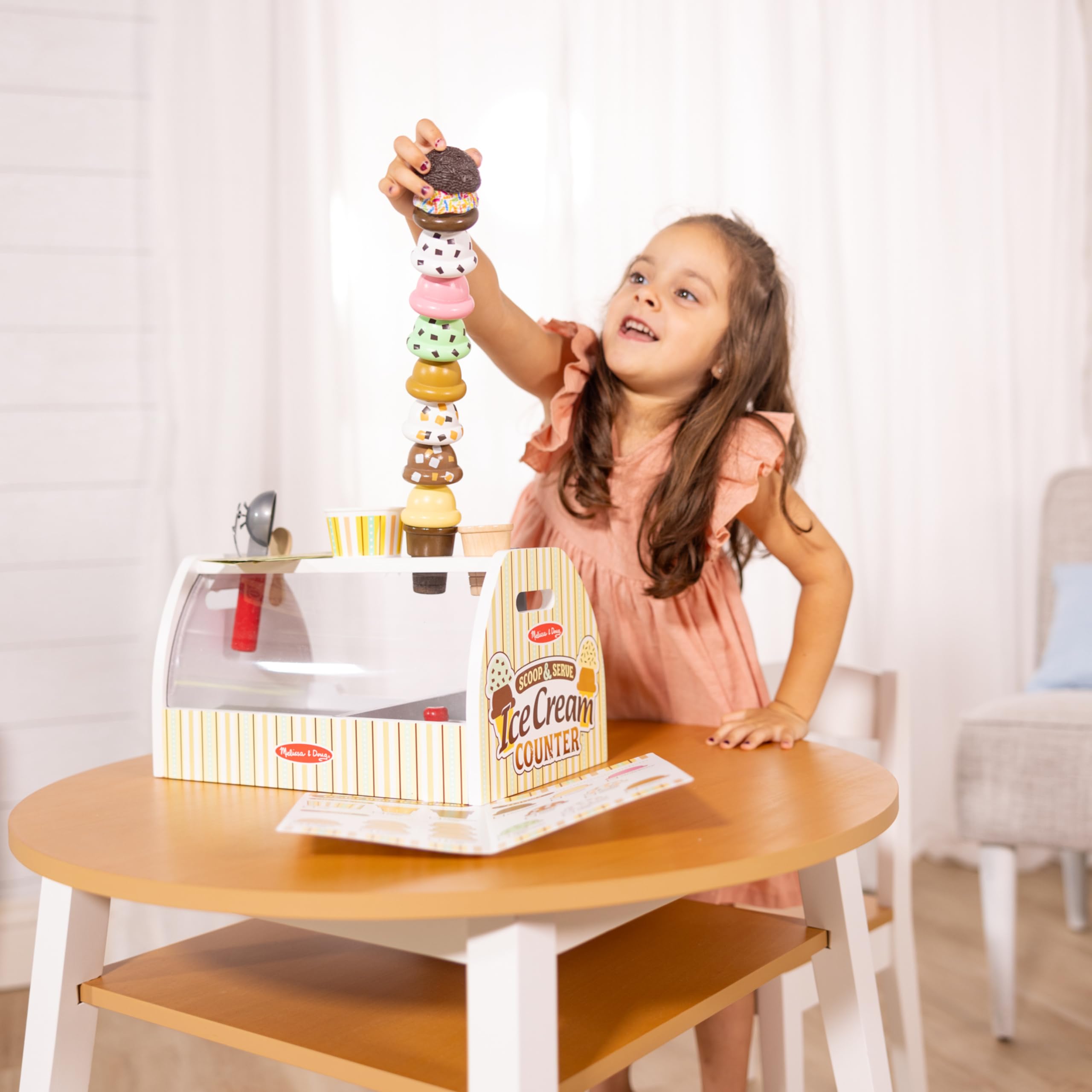 Melissa & Doug Wooden Ice Cream Play Set - 28-Piece Pretend Scoop & Serve Counter with Play Food & Accessories - Kids Pretend Play Ice Cream Shop Toy for Ages 3+ - Perfect for Role Play, Birthday Gifts & Preschool Learning Activities