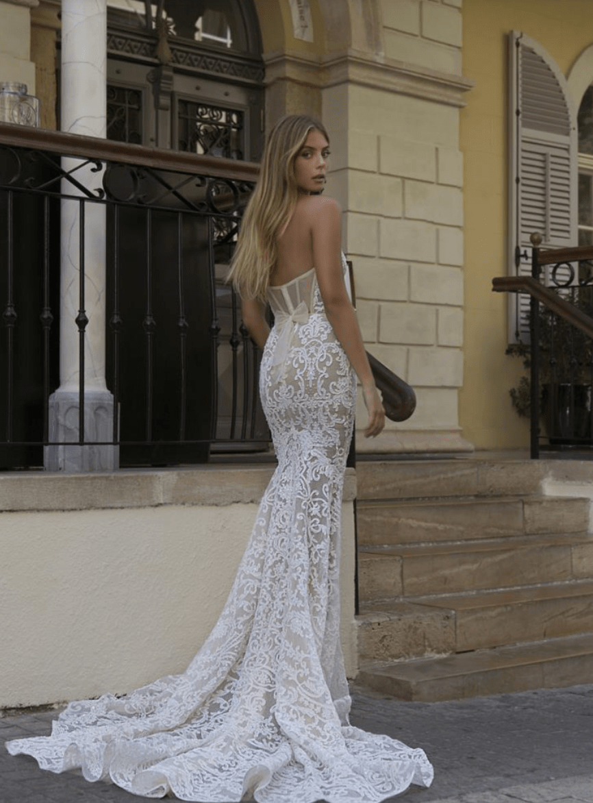 Berta Privee 21 P108 Wedding Dress - Size 12 | Elegant Lace Bridal Gown for Evening Ceremonies & Formal Events