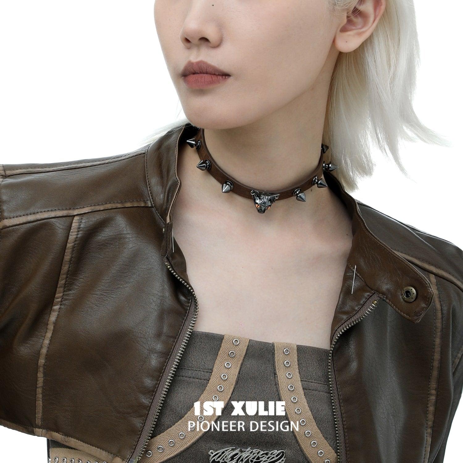 Stylish Cowhide Studded Choker for Women - Gothic Cat Eye Design Leather Necklace - Perfect for Halloween, Cosplay & Punk Fashion Accessories