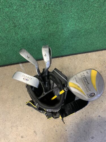 US Kids Golf WT 25u Fairway Driver, 7 Iron, Pitching Wedge & Putter 4-Piece Club Set (UL 42