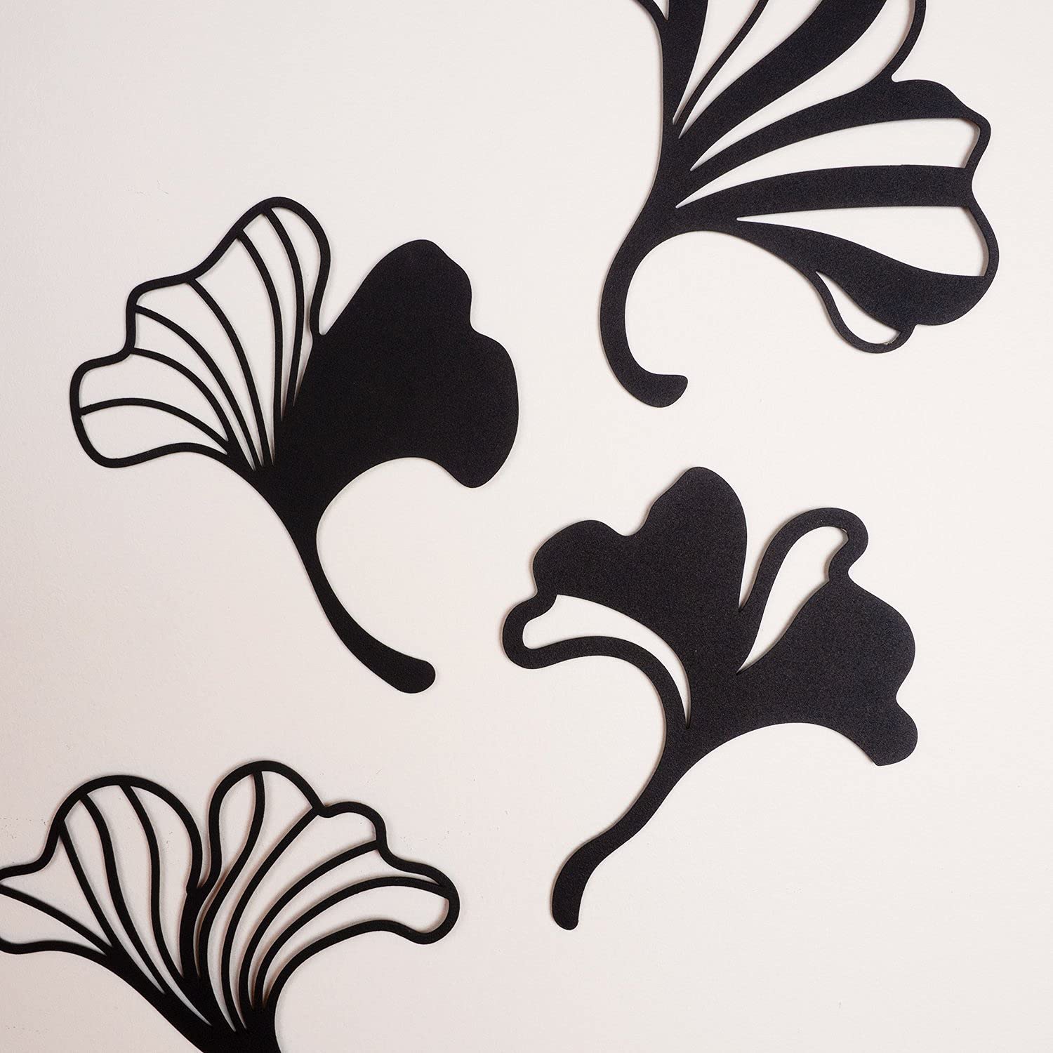 LaModaHome - Ginkgo Gold Metal Wall Art Decor for Living Room, Bedroom, Kitchen & Bathroom | Indoor & Outdoor Wall Hanging | Perfect for Home, Office & Garden Decoration