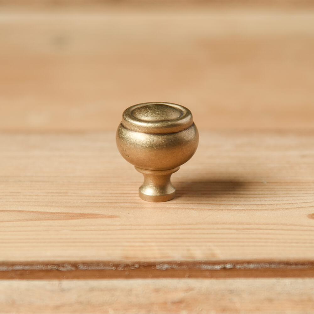Vintage Aged Brass Ovolo Cabinet Knob - Classic Hardware for Kitchen Cabinets, Dressers & Furniture (Set of 10) - Perfect for Home Renovation & DIY Projects