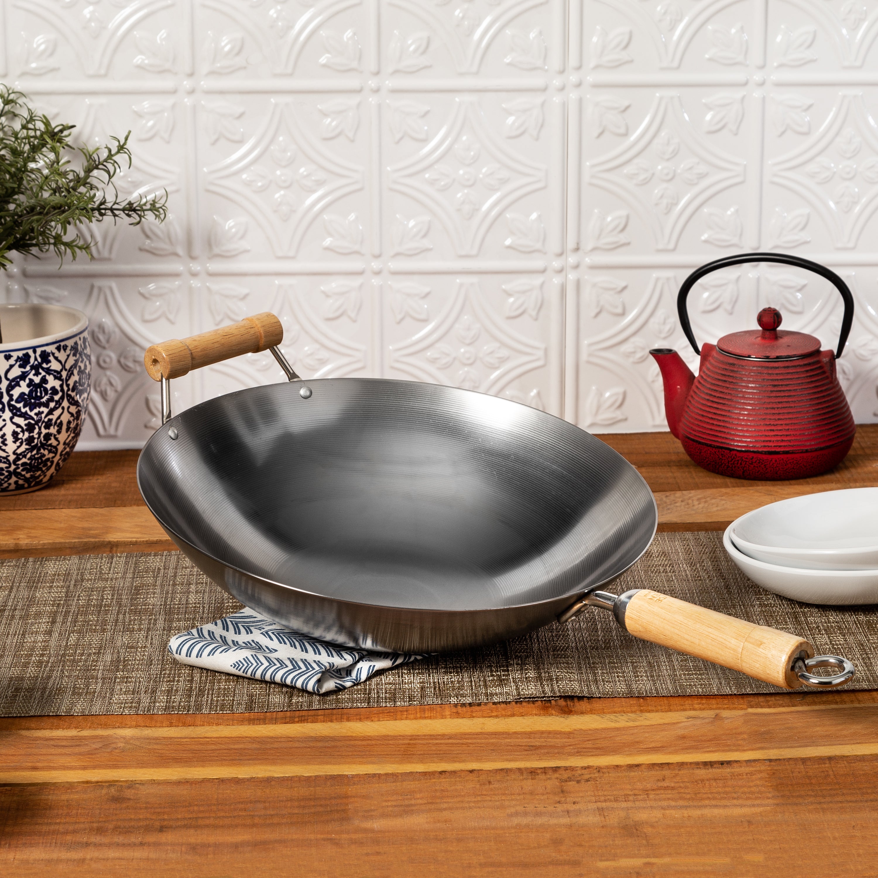 14 Inch Round Bottom Carbon Steel Wok with Wooden Handles - Professional Chinese Stir Fry Pan for Home Cooking, Restaurant Use & Outdoor Camping
