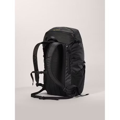 Arc'teryx Mantis 30L Backpack - Lightweight Hiking & Travel Daypack for Men & Women - Perfect for Outdoor Adventures, Commuting & Daily Use