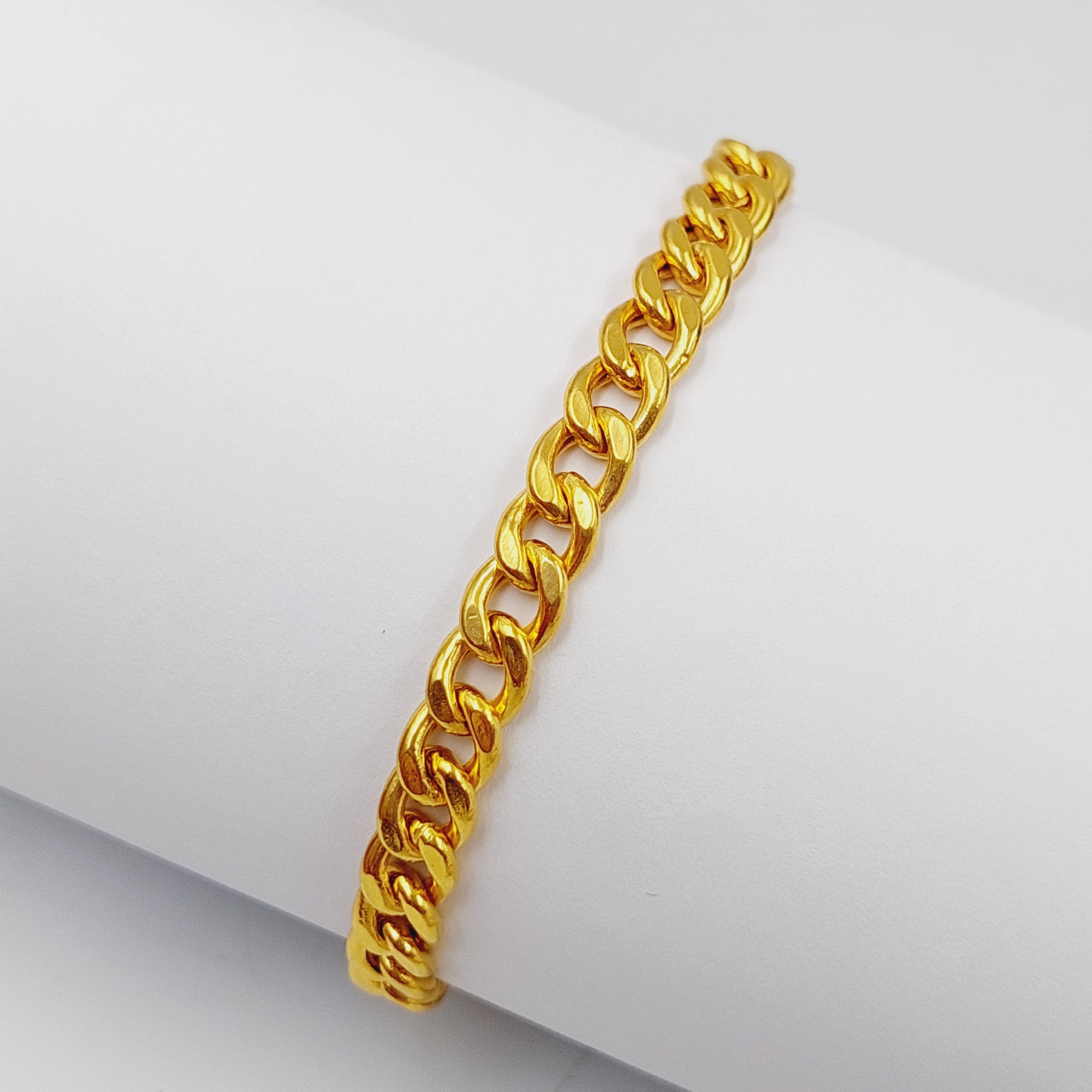 Stylish Enameled Cuban Link Bracelet for Men & Women - Trendy Hip Hop Jewelry for Parties, Gifts & Everyday Wear