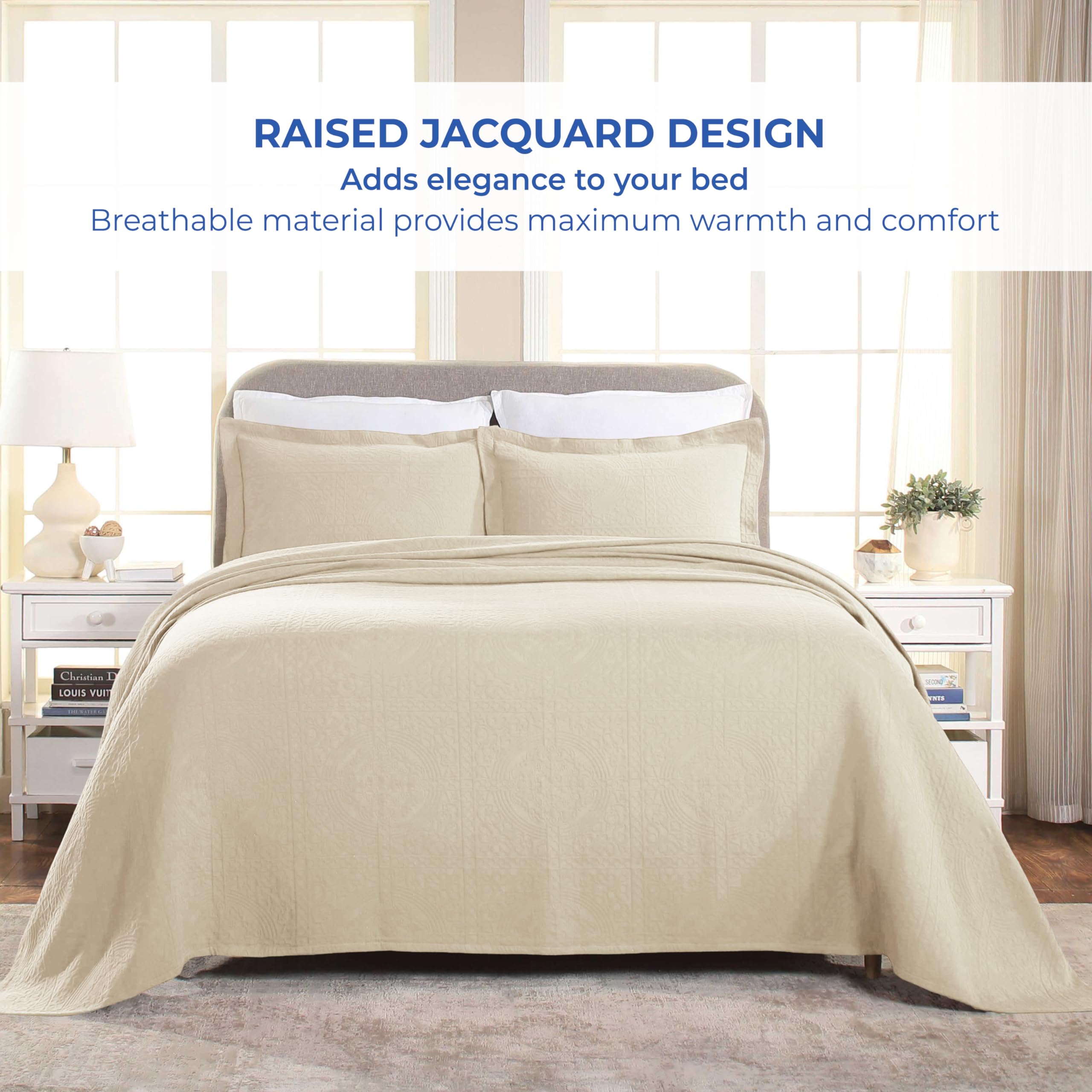 Premium Cotton Fleur De Lis Bedspread Set - All-Season Warm Blanket & Boho Medallion Coverlet for Full Size Bed | Includes 1 Bedspread & 2 Pillow Shams in Ivory | Perfect for Cozy Bedroom Decor, Guest Room Styling & Bohemian Home Aesthetics