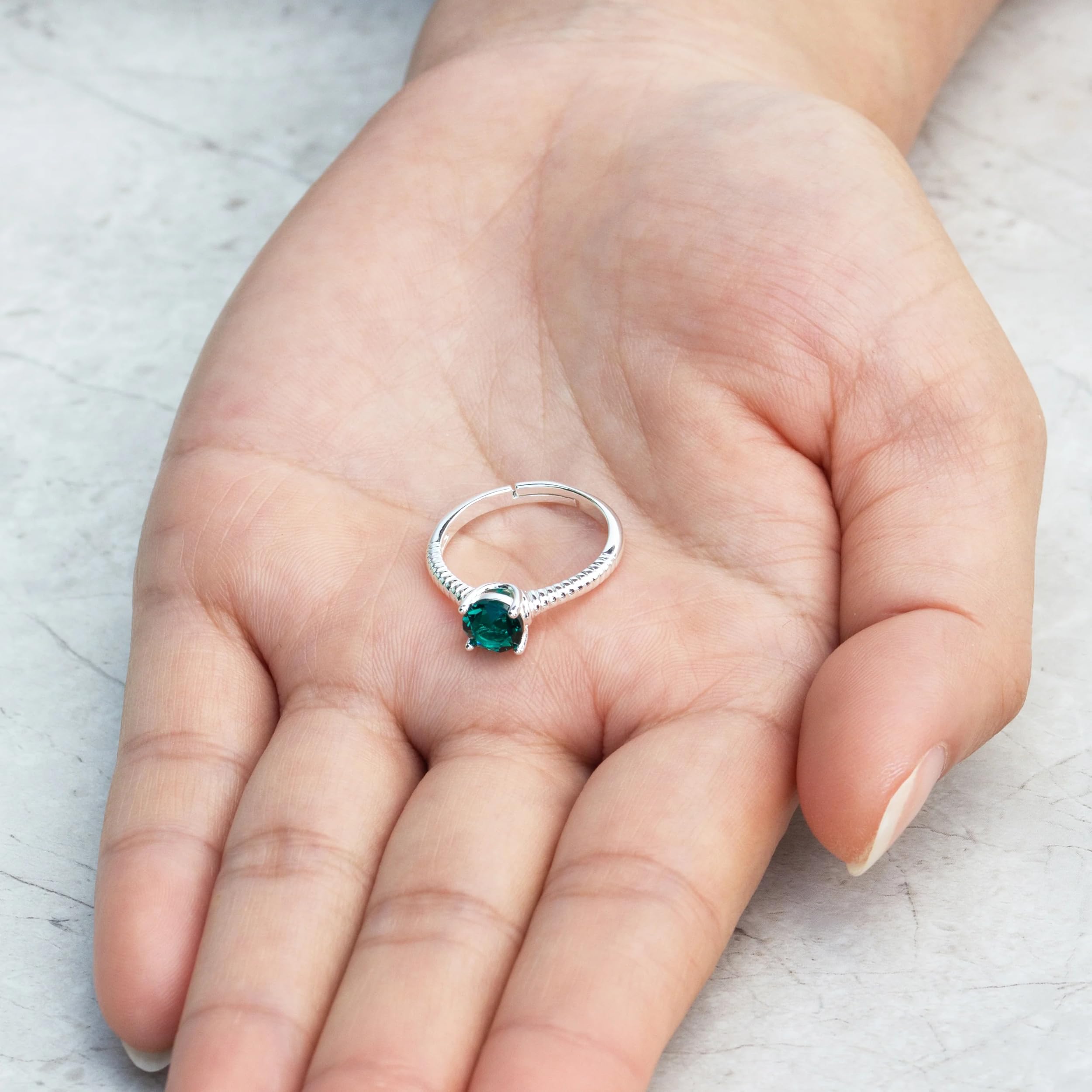 Emerald Birthstone Ring with Zirconia for Women - Perfect Gift for Mom