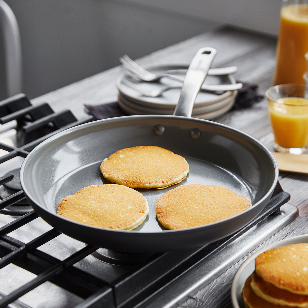 Chatham Ceramic Nonstick 10-Piece Cookware Set - Non-Toxic PFOA-Free Pots and Pans for Healthy Cooking - Perfect for Frying, Boiling & Sauteing in Modern Kitchens