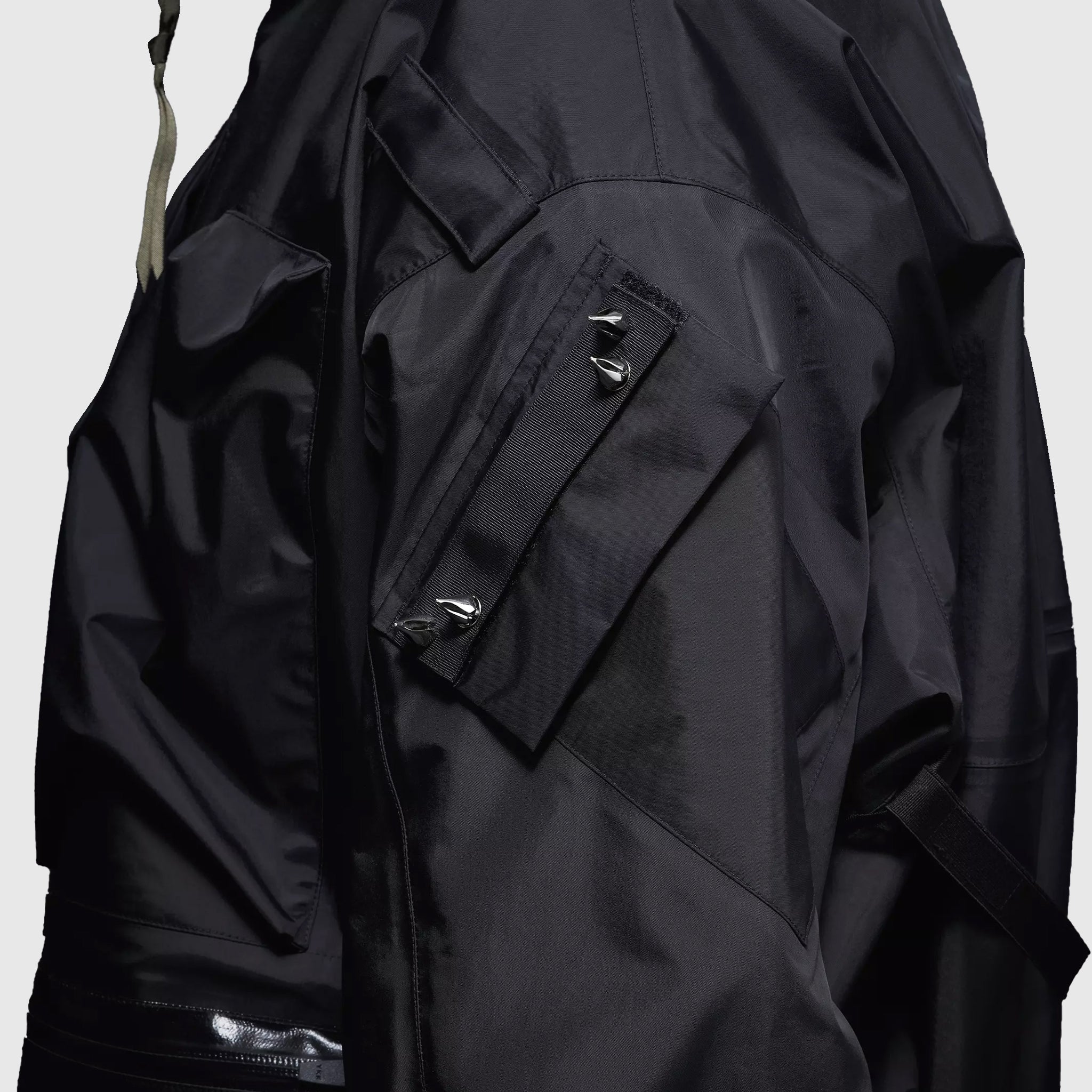 J123A GT 3L GORE-TEX Tactical Jacket for Outdoor Adventures - Waterproof & Breathable Military Style Jacket for Hiking, Camping, and Extreme Weather Conditions