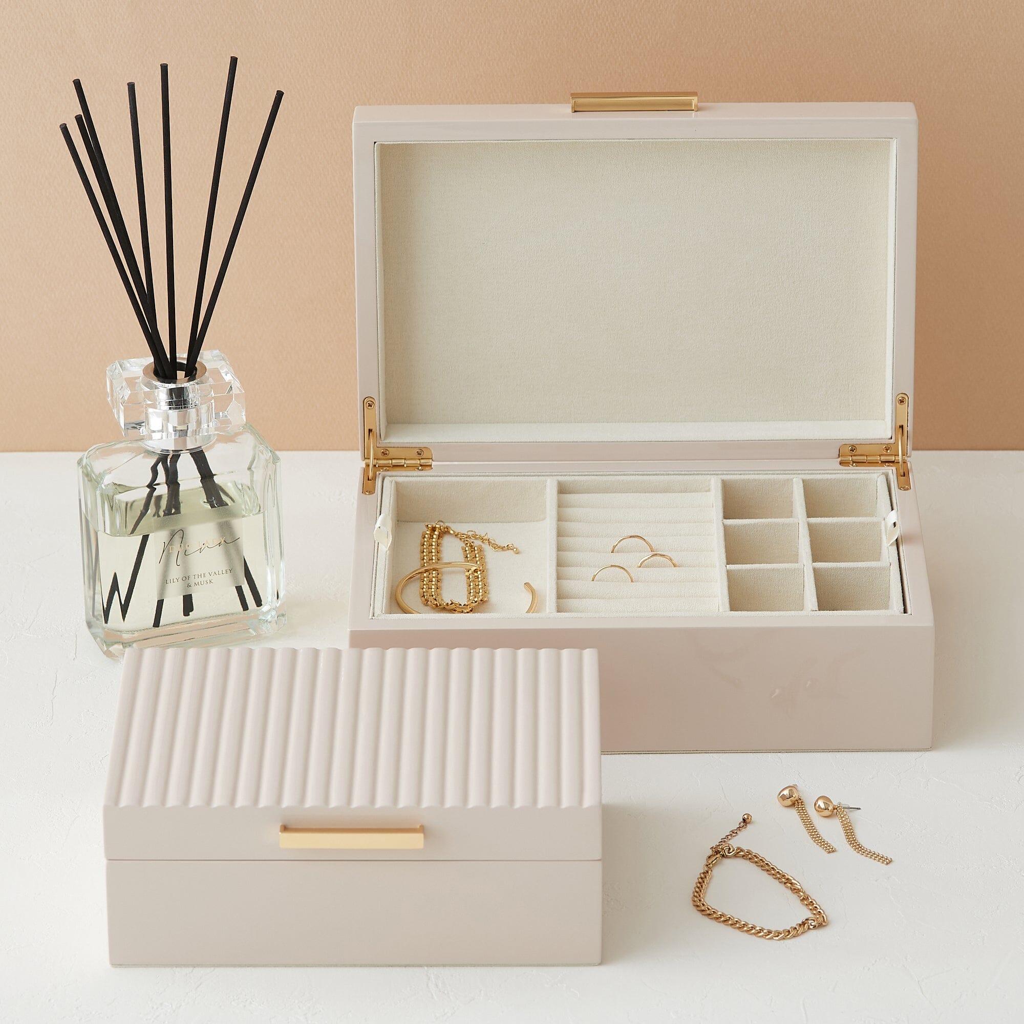 Elegant Pink Lacquer Stripe Jewelry Box - Large Storage Organizer for Necklaces, Rings & Earrings - Perfect for Bedroom Vanity, Dresser Top & Gift Giving