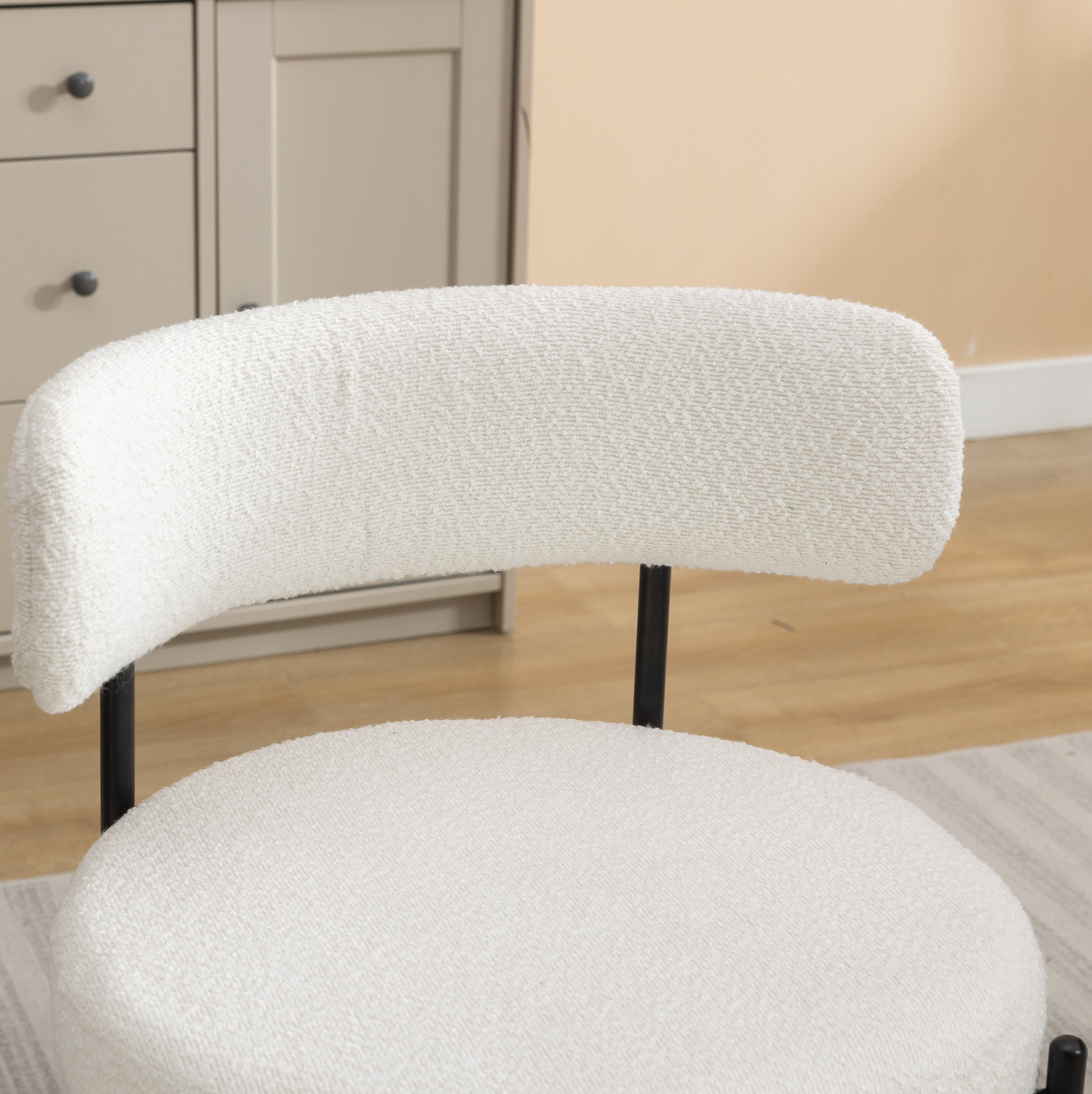 Roundhill Furniture Burbank Modern Round Boucle Dining Chairs, Set of 2 - Mid Century Style Upholstered Seating for Kitchen, Dining Room & Breakfast Nook - Comfortable & Stylish Home Decor