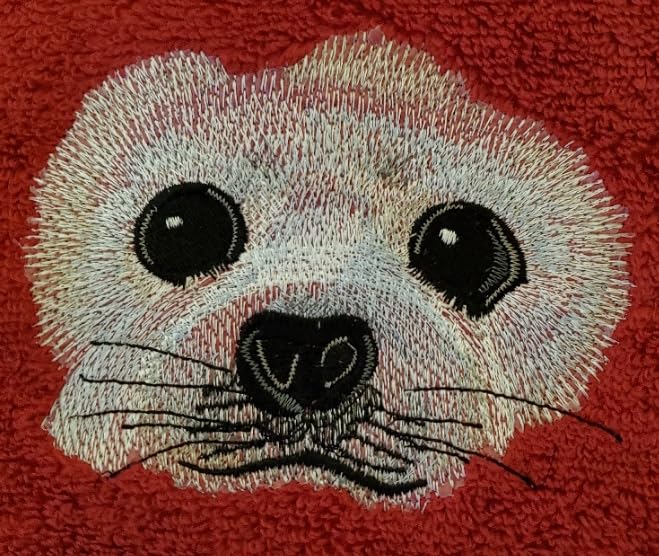 Soft & Absorbent Bath Towel Set with Cute Embroidered Harp Seal Face - 2-Piece Luxury Bath & Beach Towels for Spa, Pool, and Home Decor
