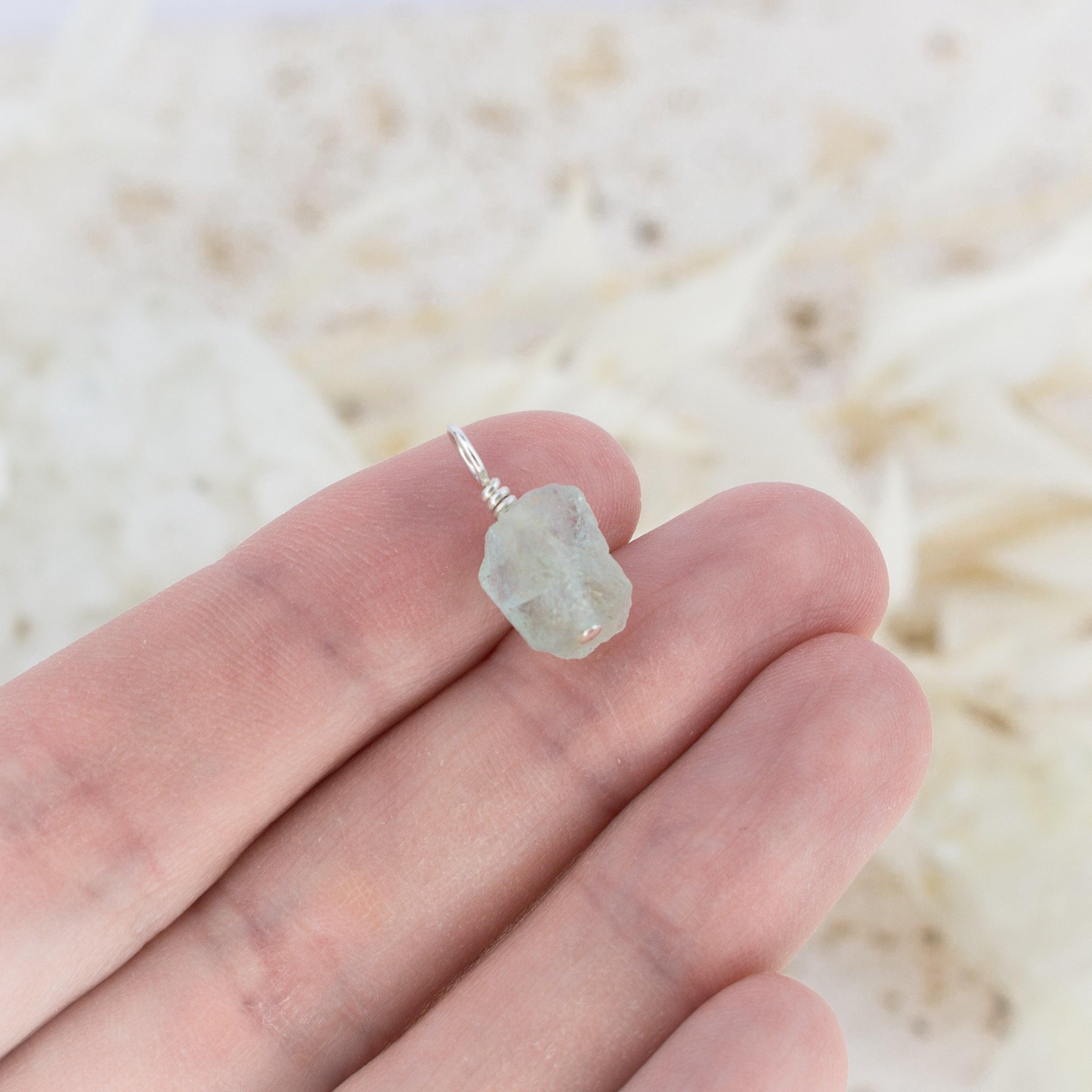 Natural Raw Blue Aquamarine Crystal Pendant Necklace - Healing Stone Jewelry for Women, Spiritual Gift, Meditation & Energy Balancing Accessory