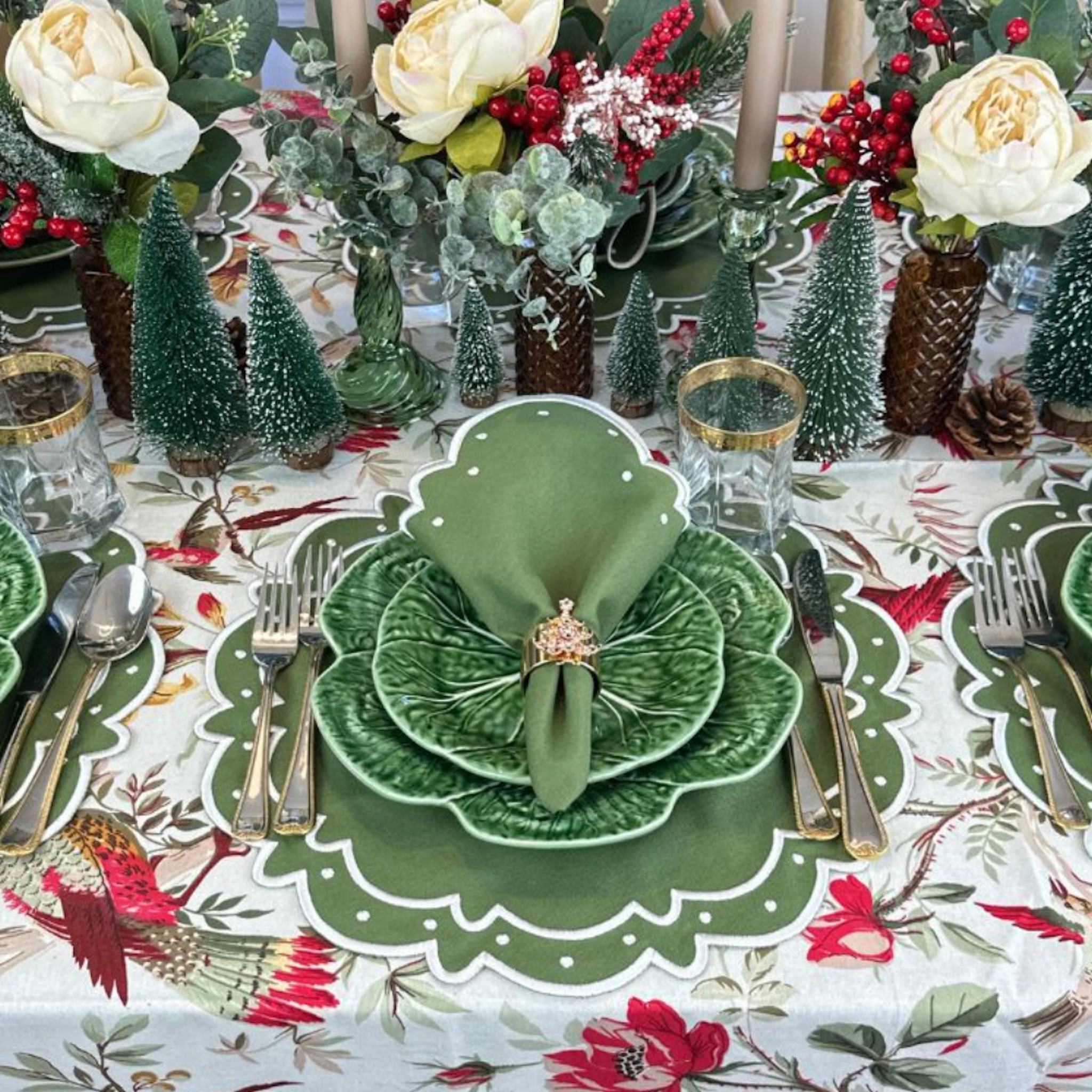 Premium Green Ava Napkins - Set of 4 | Soft & Absorbent Cotton Dinner Napkins for Everyday Use, Parties & Fine Dining