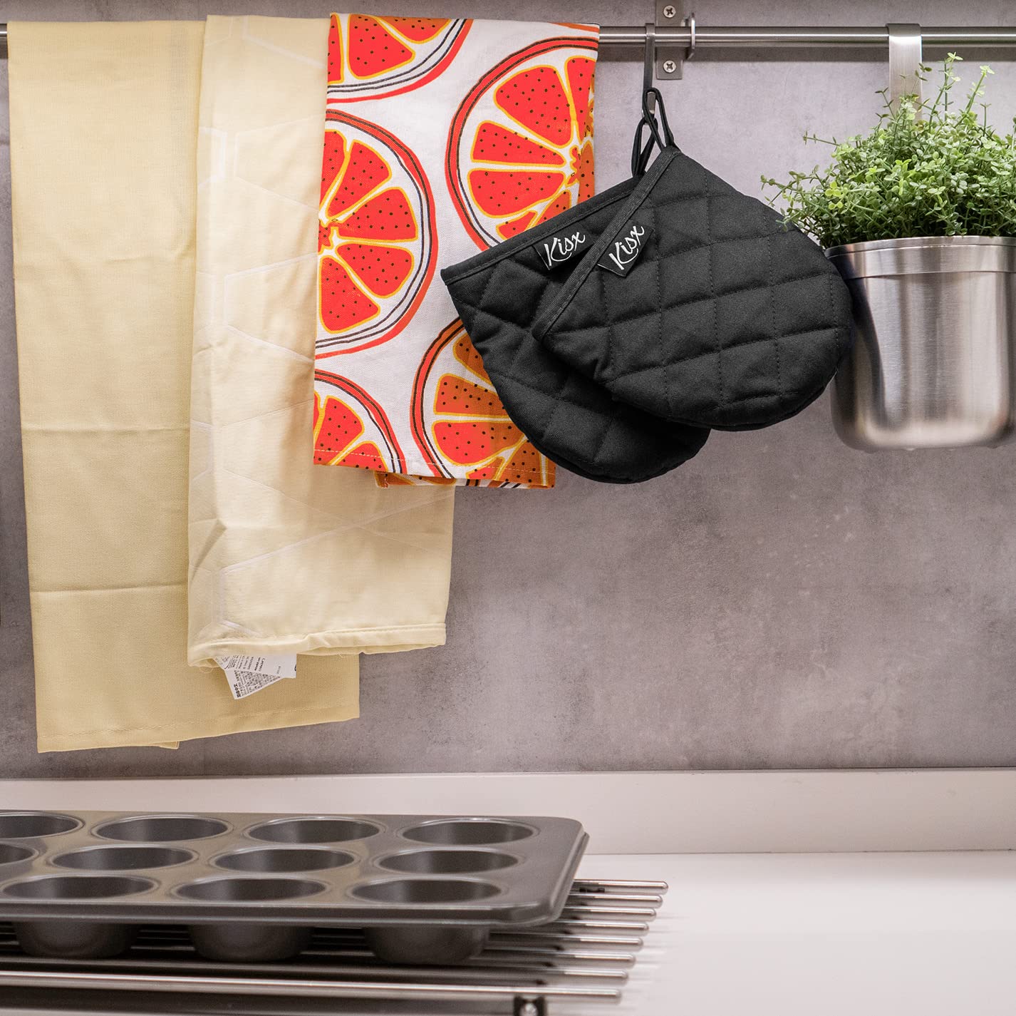 Heat Resistant Silicone Oven Mitts & Pot Holders Set - Black Mini Kitchen Gloves for Baking, Cooking, Grilling - Non-Slip Grip for Safe Handling of Hot Pans, Trays & Dishes