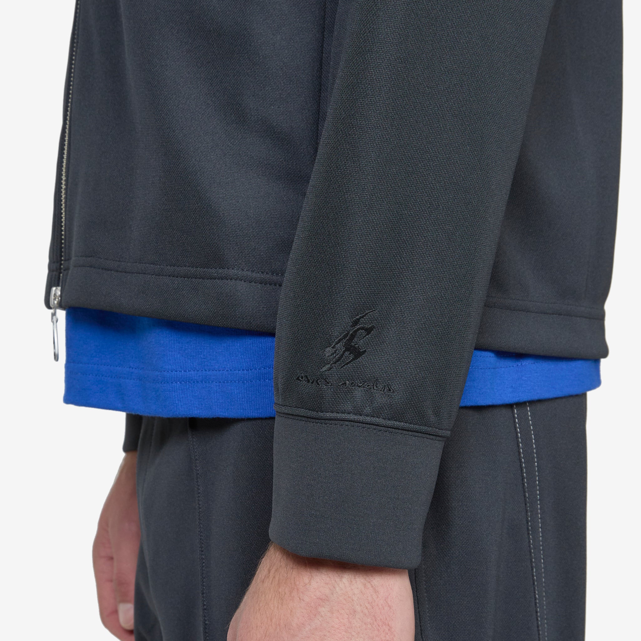 ASICS NOVALIS Styrax Track Jacket for Men & Women - Lightweight Running Windbreaker with Breathable Fabric - Perfect for Jogging, Gym Workouts & Outdoor Sports (Anthracite)