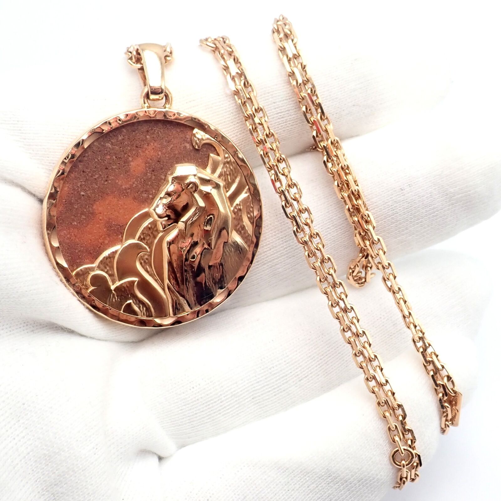 Van Cleef & Arpels 18K Rose Gold Leo Zodiac Pendant Necklace with Red Jasper - Authentic with Certificate - Perfect for Birthdays, Anniversaries & Luxury Gifts