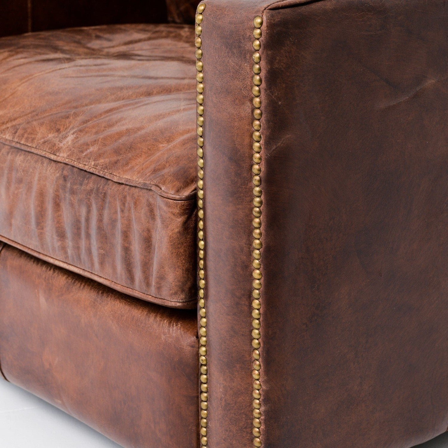 Amalthea Club Chair in Cigar Brown Leather - Stylish and Comfortable Lounge Chair for Living Room, Office, or Library