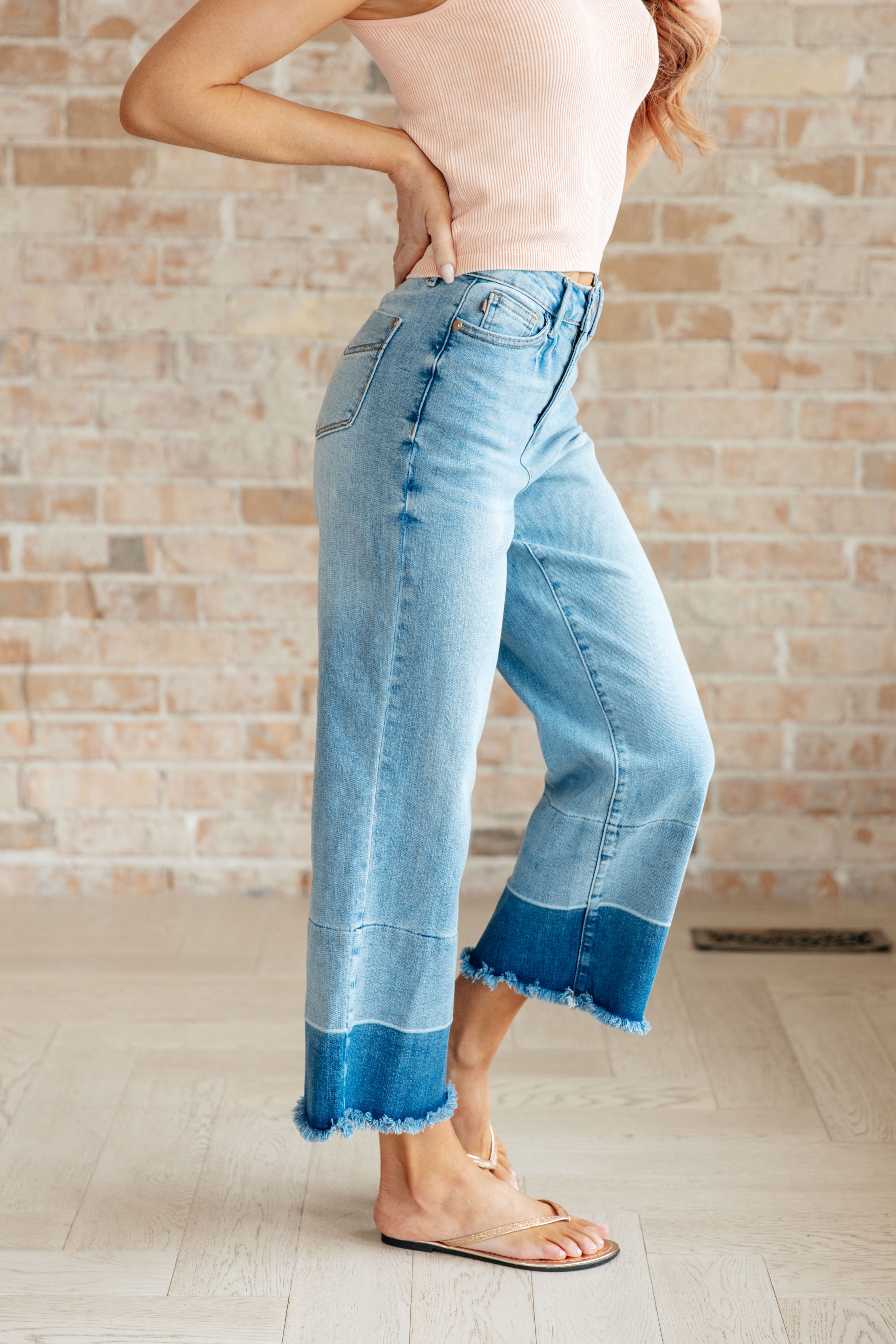 Judy Blue Women's Medium Wash Olivia High Rise Wide Leg Crop Jeans - Stylish Distressed Denim Pants for Casual Outings & Weekend Wear