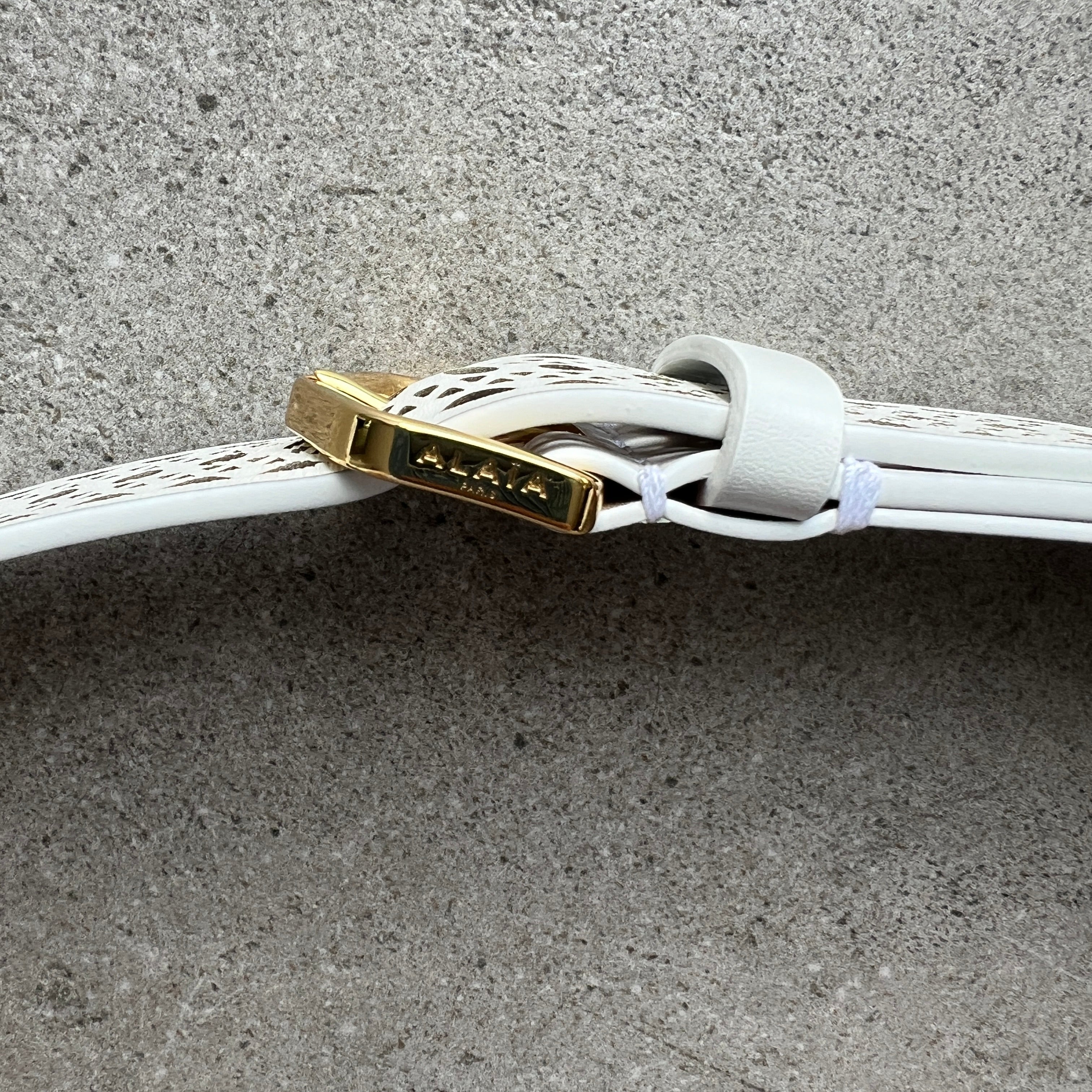 Neo Vienne Belt for Women - Stylish White Leather Waist Belt - Perfect for Casual Outfits, Office Wear & Special Occasions