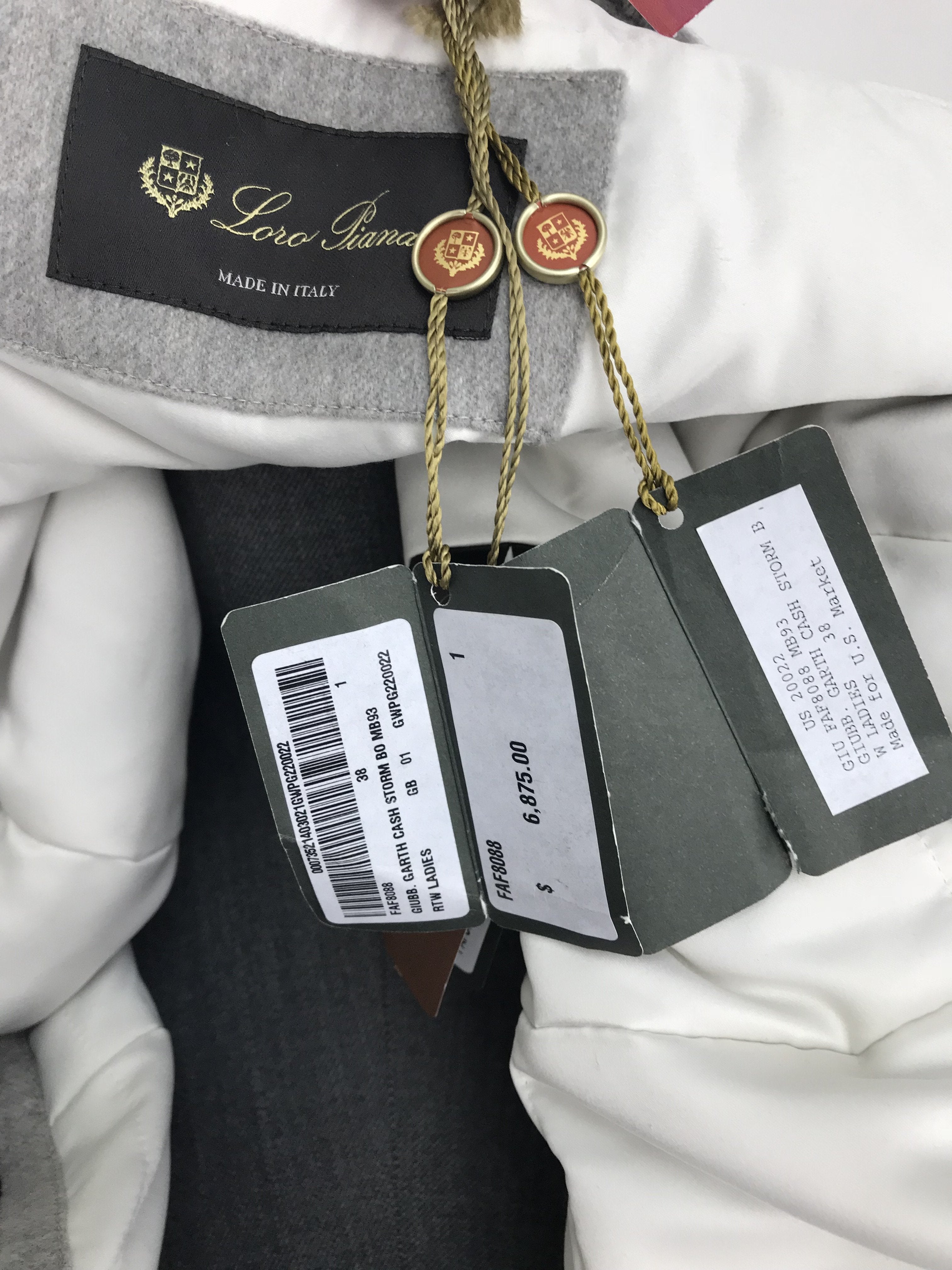 Loro Piana Garth Cashmere Storm Hooded Coat for Women - Size XS - New & Authentic - Luxury Winter Outerwear for Travel & City Fashion