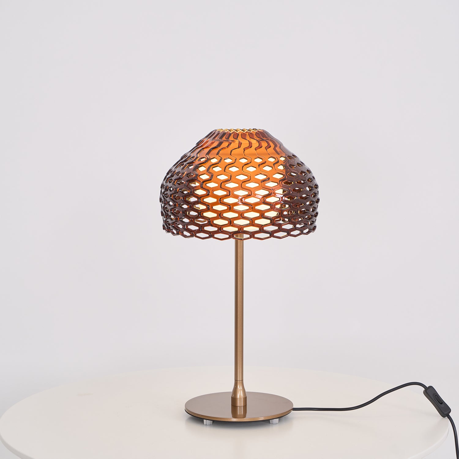 Stylish Armadillo Table Lamp - Modern LED Desk Light for Bedroom, Living Room & Office - Perfect for Reading, Working & Decor
