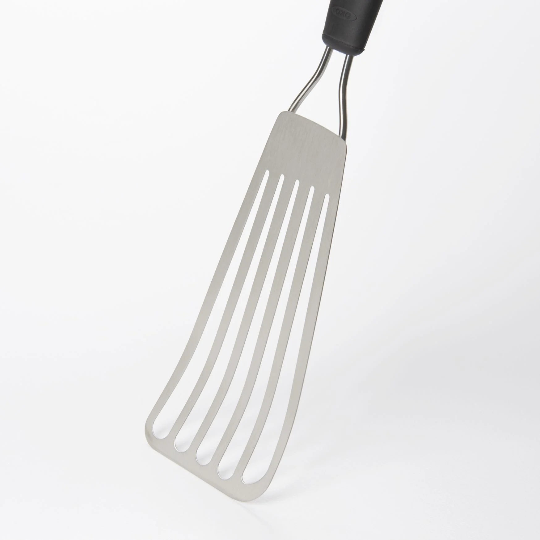 OXO GOOD GRIPS Flexible Fish Turner - Stainless Steel Spatula for Cooking, Grilling & Flipping Fish, Pancakes, Burgers - Perfect for Kitchen, BBQ & Outdoor Cooking