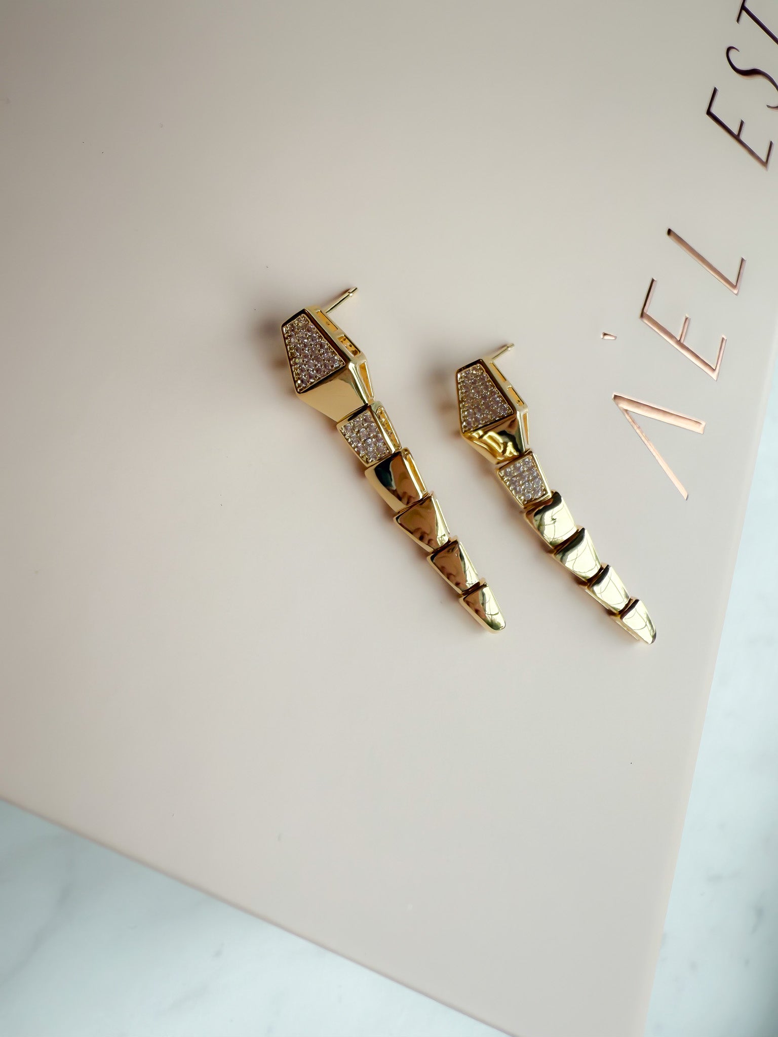 Exquisite Vienna Gold Drop Earrings for Women - 14K Gold Plated Dangling Earrings - Elegant Gift for Birthday, Anniversary & Special Occasions - Perfect for Parties, Weddings & Evening Events