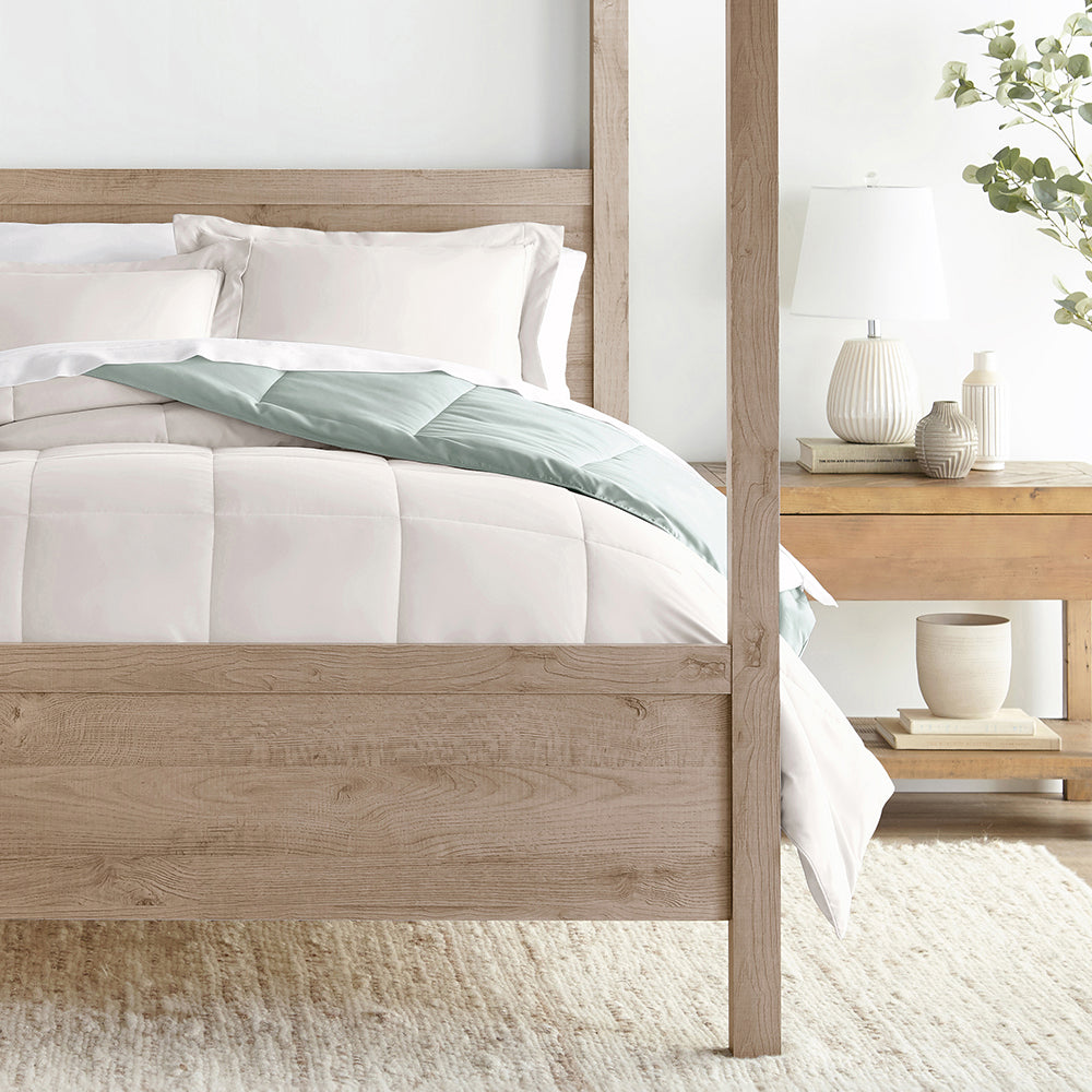 Reversible Down Alternative Comforter Set - All-Season Hypoallergenic Bedding - Queen Size White Comforter for Bedroom, Guest Room & Dorm | Machine Washable