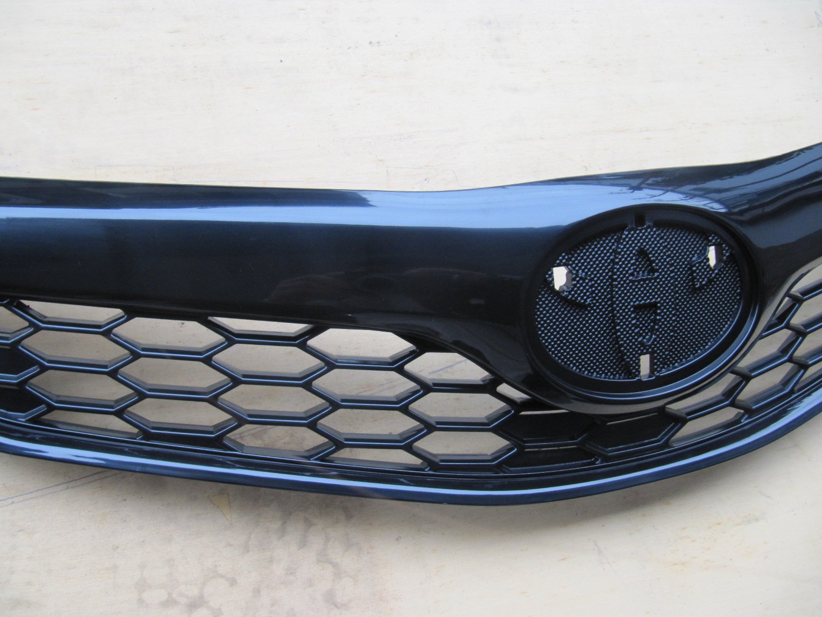 Premium Black Mesh Grille for 2012-2014 Toyota Camry SE - Direct Fit Replacement (TO1200354) - Upgrade Your Car's Front End Style for Daily Driving & Car Shows